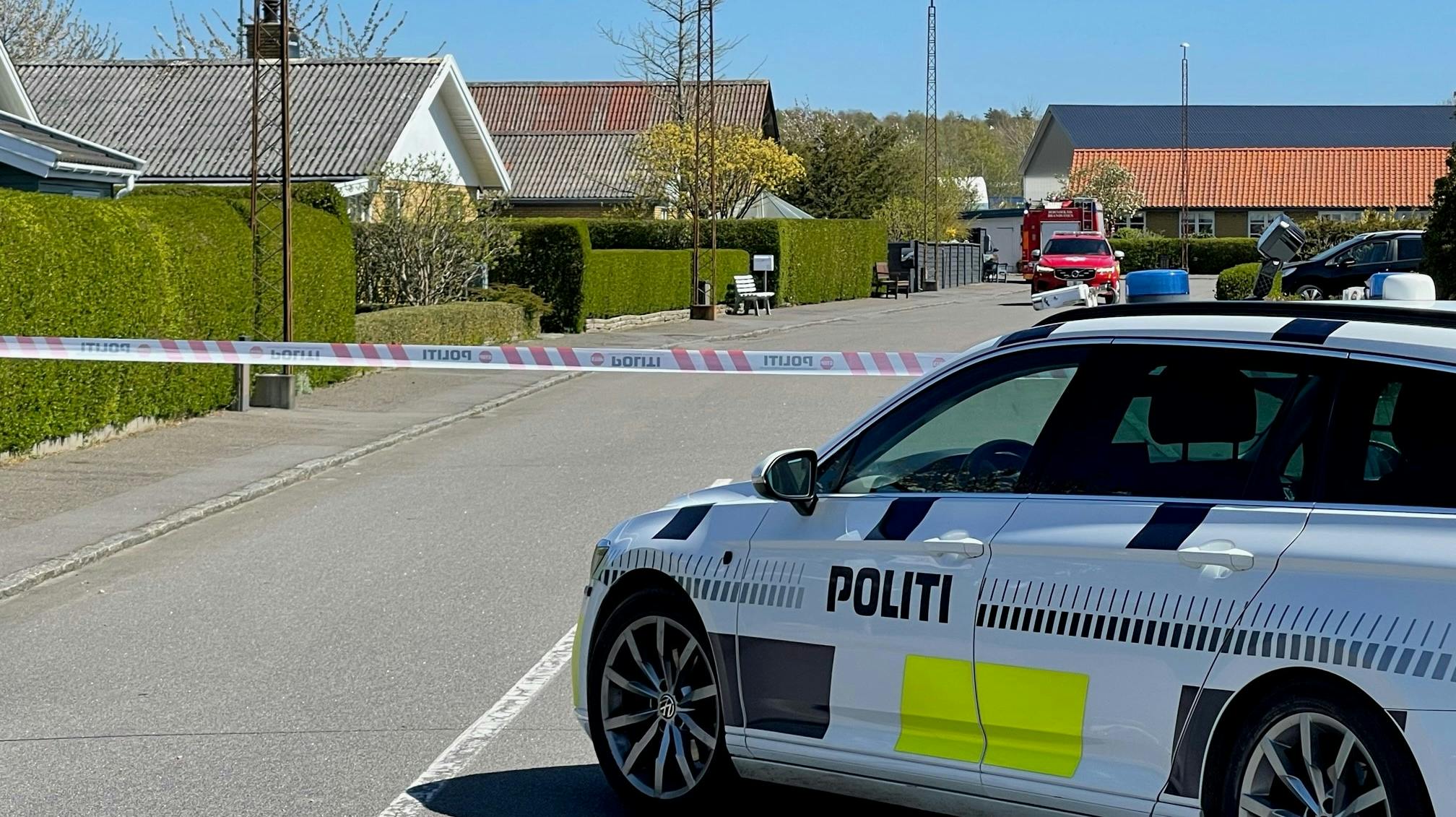 En person er afgået ved døden efter der tirsdag eftermiddag udbrød brand på Bornholm