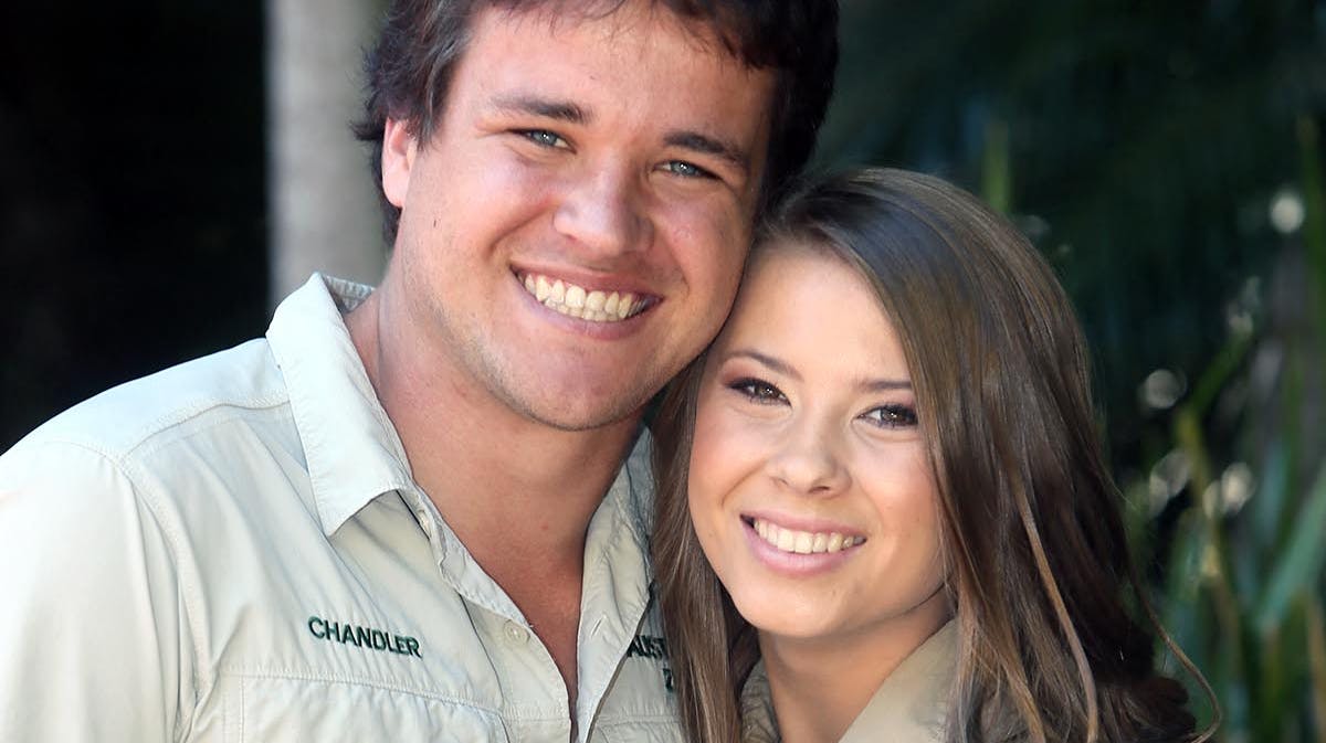 Bindi Irwin og hendes mand, Chandler Powell, blev gift i 2020, og året efter fik parret deres første barn. 