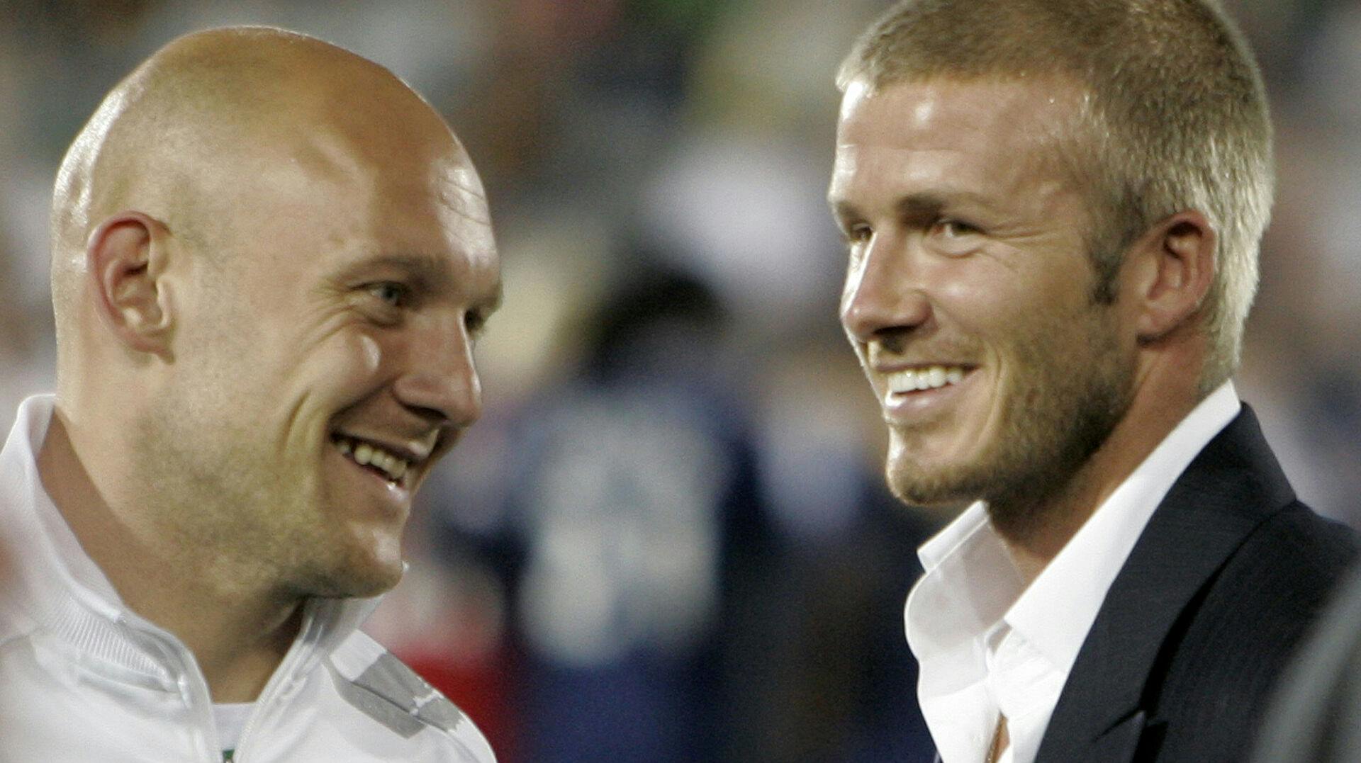 Thomas Gravesen nåede at spille en sæson med kæmpestjernen David Beckham i kongeklubben Real Madrid. Han var ikke sammen med Kira Eggers på det tidspunkt, så det er usandsynligt, at hun er blevet vist frem i omklædningsrummet der.