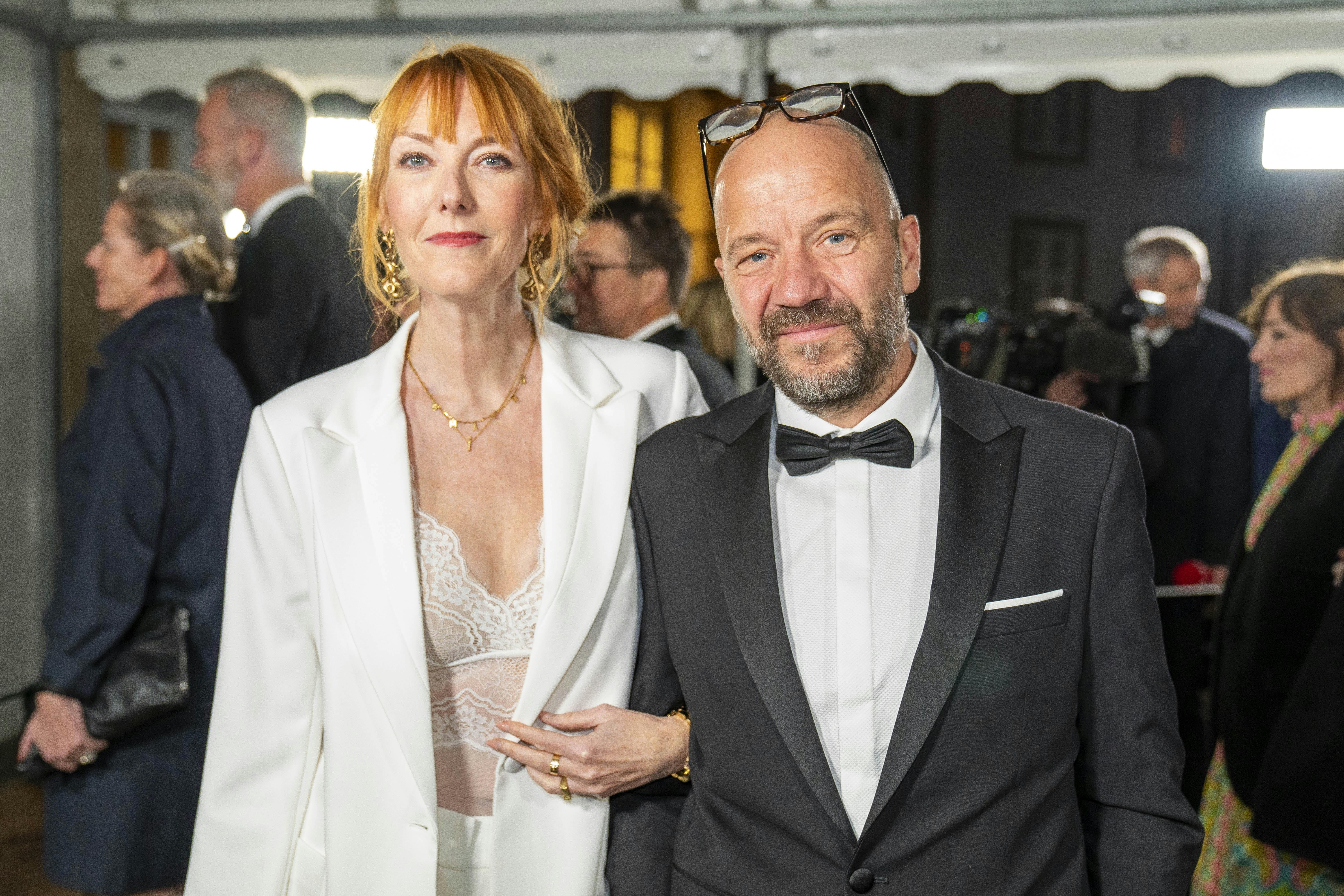 Benjamin Boe Rasmussen, der er formand i Dansk Skuespillerforbund, er "ekstremt rasende" over delingerne af medlemmernes scener, der bliver taget ud af en kontekst. Her er han i selskab med hustru Ditte Hansen ved middag og koncert på Fredensborg Slo