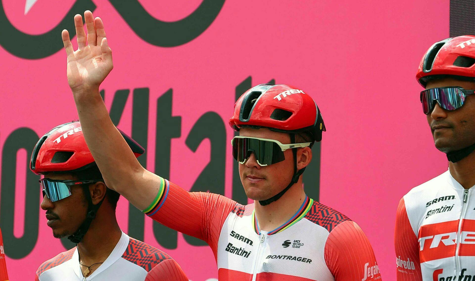 Man begynder at kunne ane et lille overskæg på Mads Pedersen før torsdagens 6. etape i Giro d'Italia.