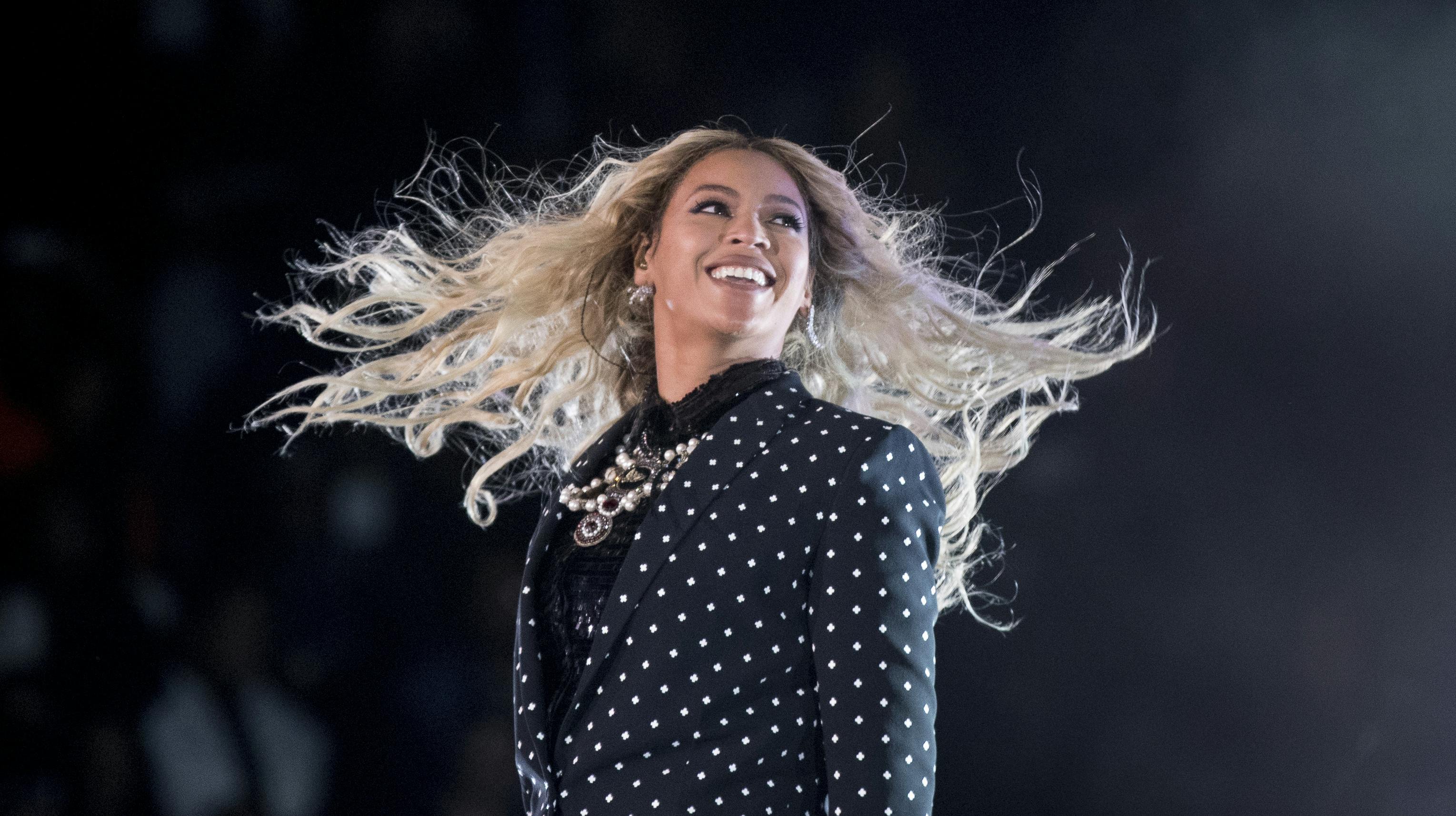 Beyoncé har - som hun plejer - bandlyst samtlige pressefotografer fra sine shows, men flere har heldigvis delt de gyldne øjeblikke på de sociale medier&nbsp;