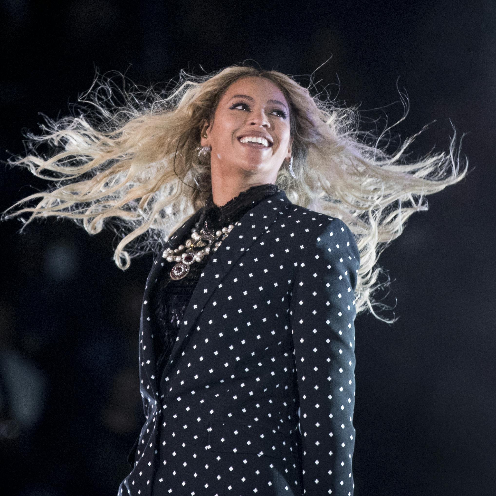 Beyoncé har - som hun plejer - bandlyst samtlige pressefotografer fra sine shows, men flere har heldigvis delt de gyldne øjeblikke på de sociale medier 