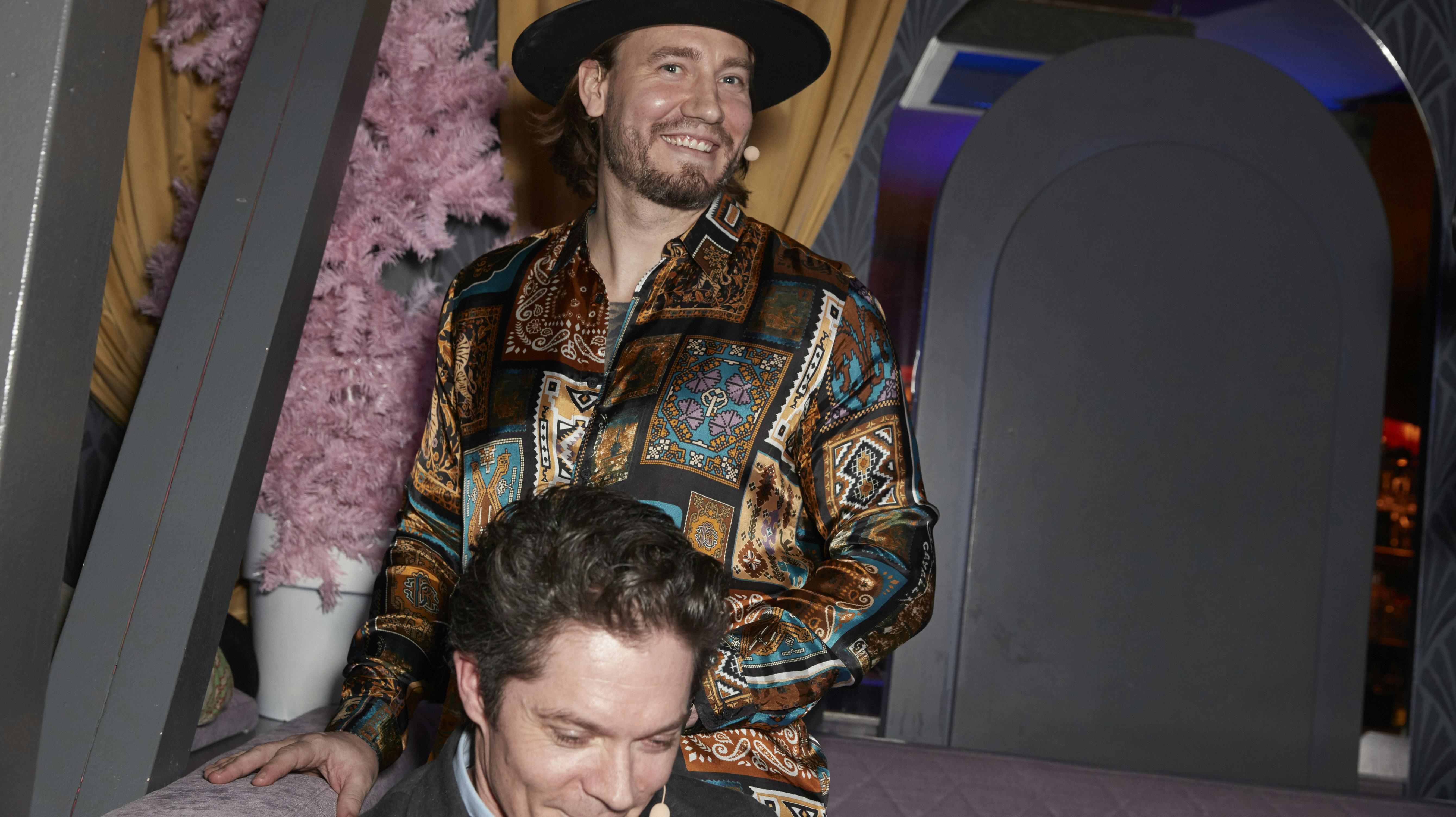 Festen er forbi – i hvert fald hvis den skal ske i hans Porsche. For den ejer Bendtner ikke længere.