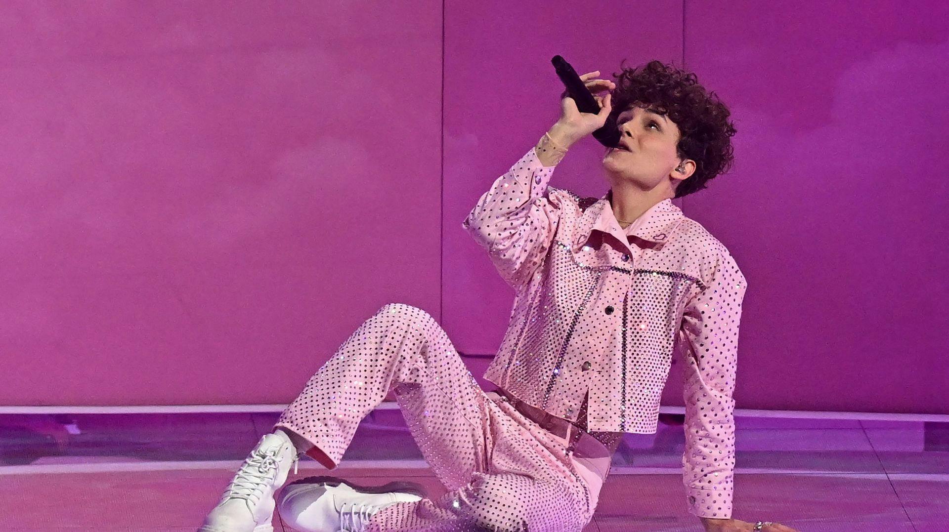 Reiley på scenen til semifinalen i Eurovision, hvor han torsdag aften røg ud med et brag.