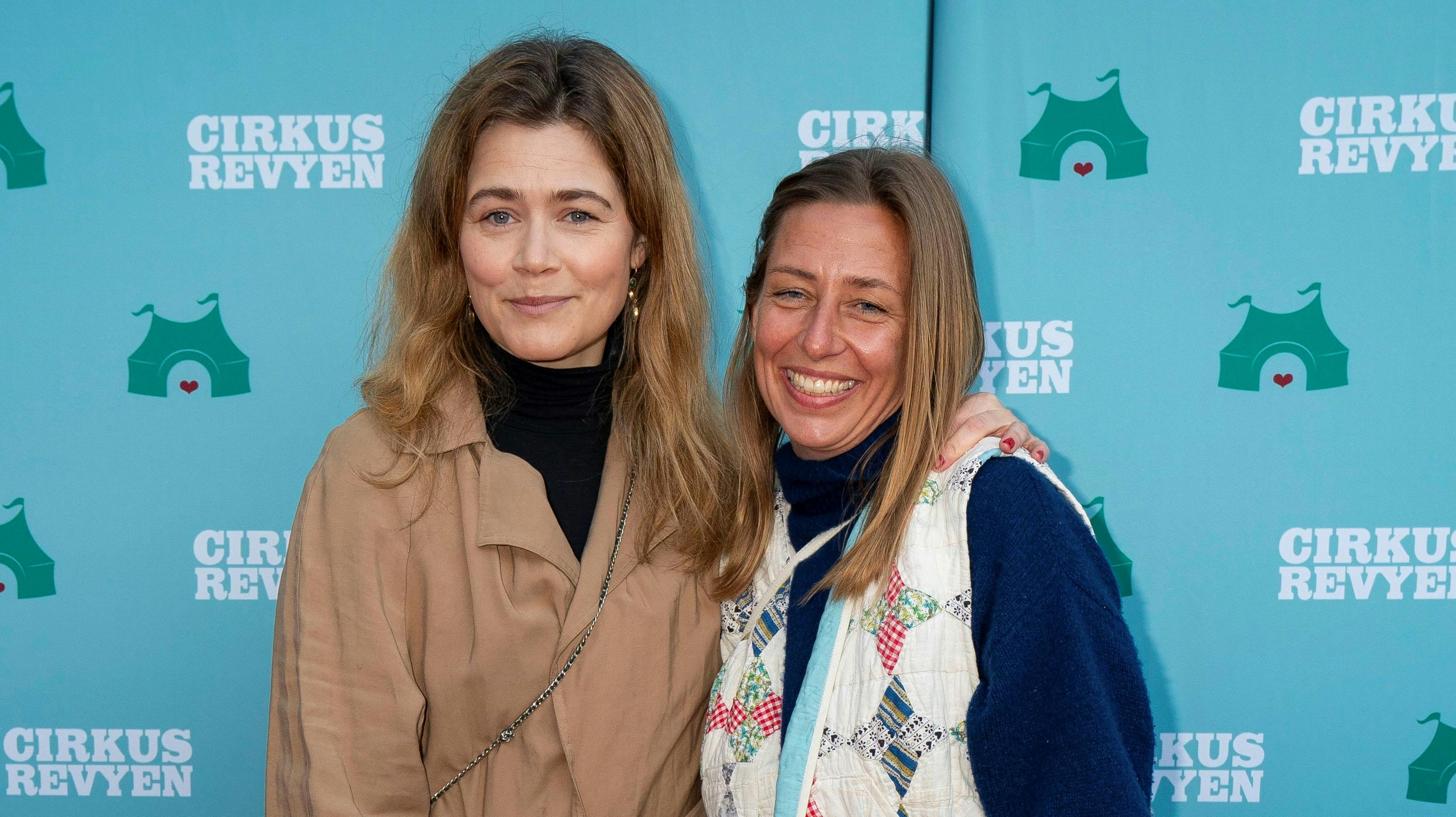 Sofie Lassen-Kahlke var torsdag aften til premiere på Cirkusrevyen med sin veninde Trine.