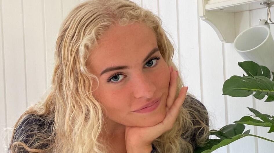 TikTok'er Sara Westh Jacobsen kom pludselig i skudlinjen, da hendes video med råd til at lave karameller til sidste skoledag blev delt på Reddit.