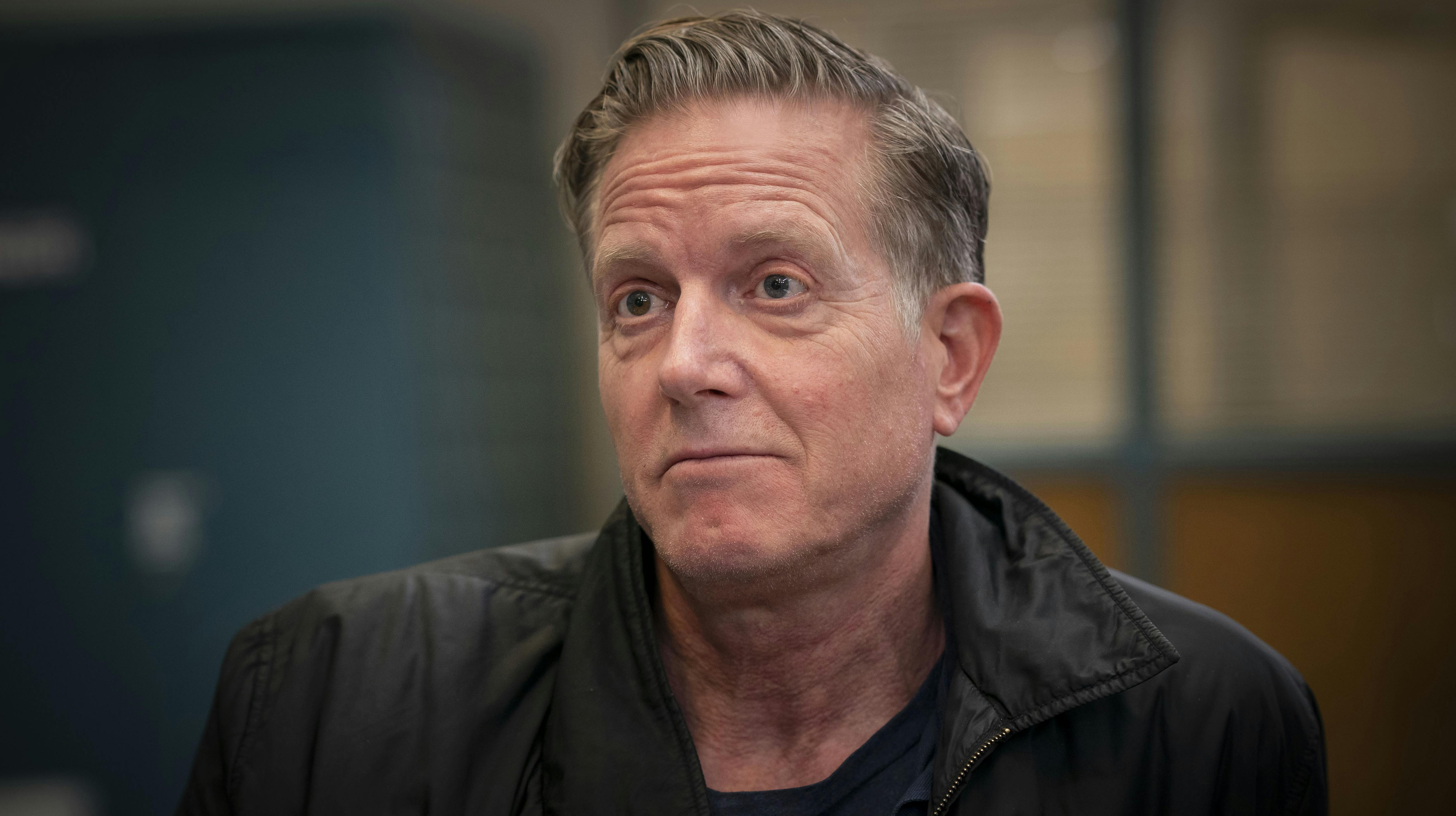 Den garvede stjerneskuespiller Peter Mygind er enormt erfaren udi samtaler om at komme mobning til livs