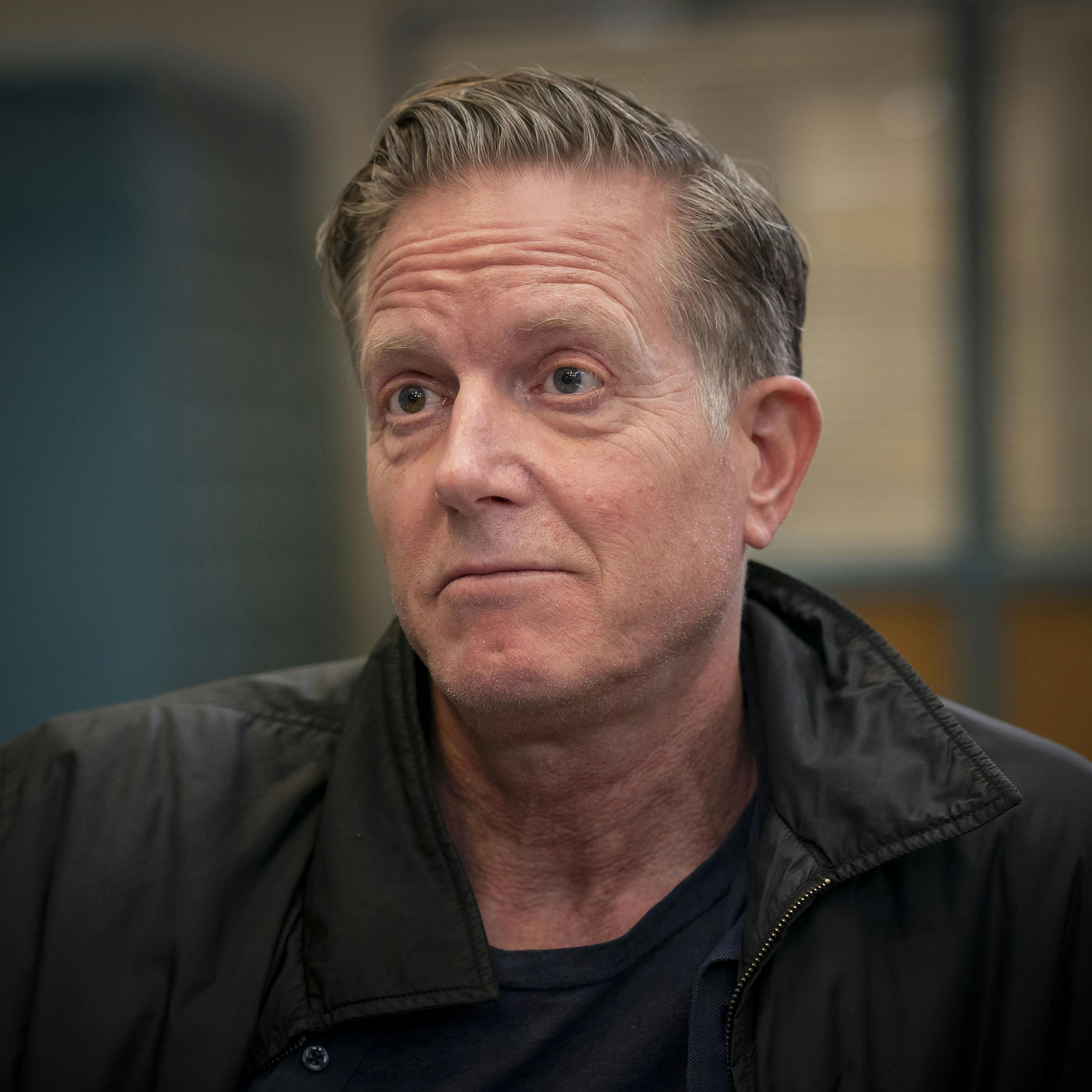 Den garvede stjerneskuespiller Peter Mygind er enormt erfaren udi samtaler om at komme mobning til livs