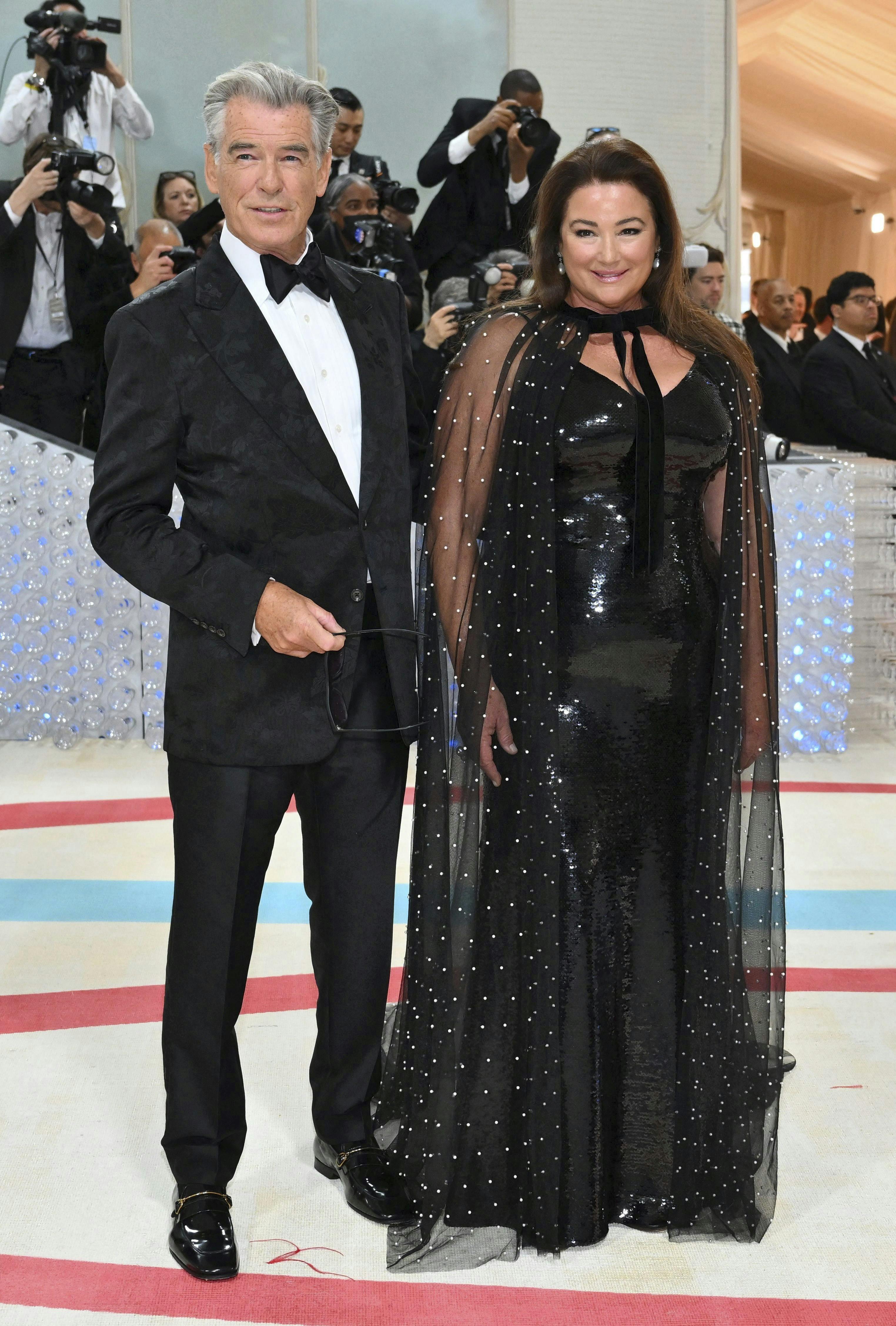 Pierce Brosnan og Keely Shaye Smith