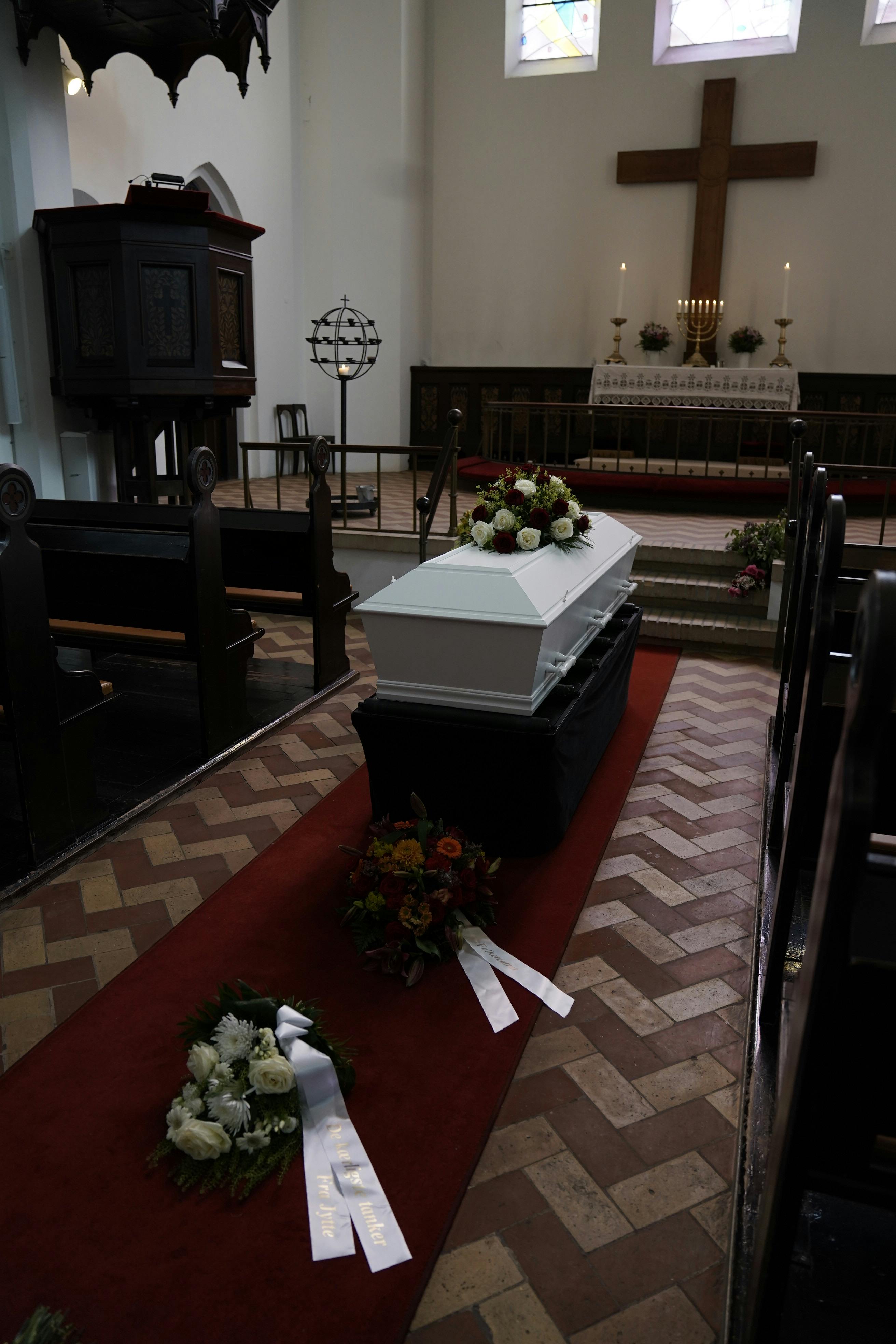 Holger Perfort blev i dag bisat fra Sankt Thomas kirke på Frederiksberg.