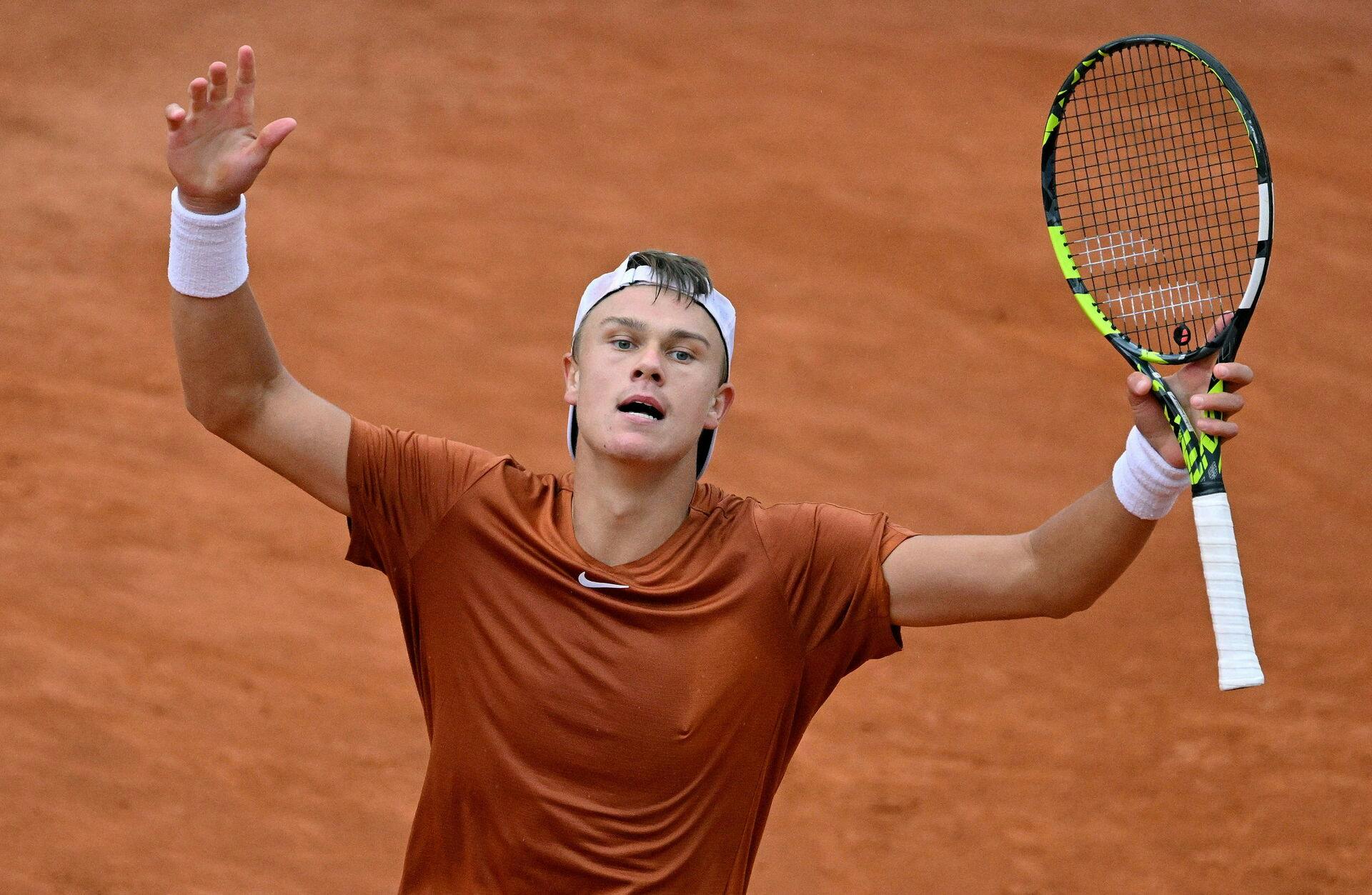 Holger Rune var tydeligt rørt efter den flotte sejr mod Novak Djokovic i Italian Open.&nbsp;