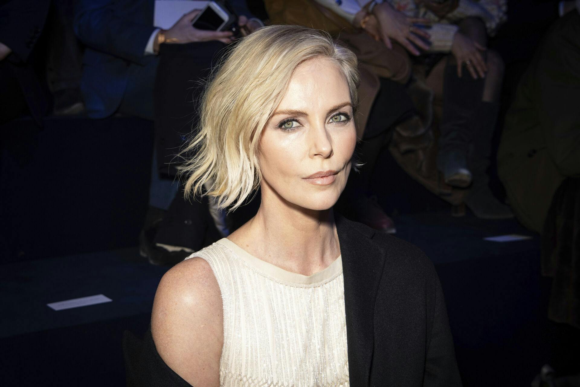 Charlize Theron er angiveligt ikke længere single.
