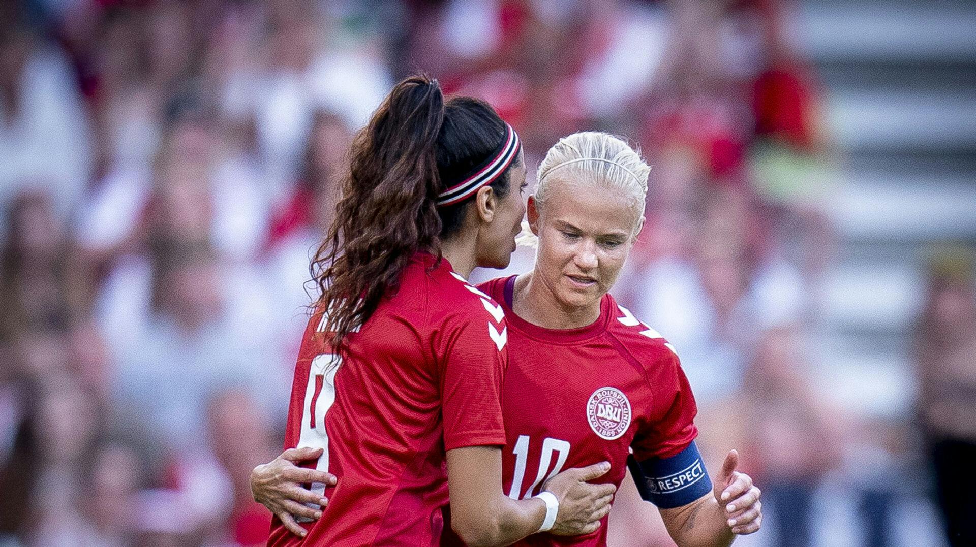 Sommerens VM bliver Lars Søndergaards sidste som træner for Pernille Harder og co.