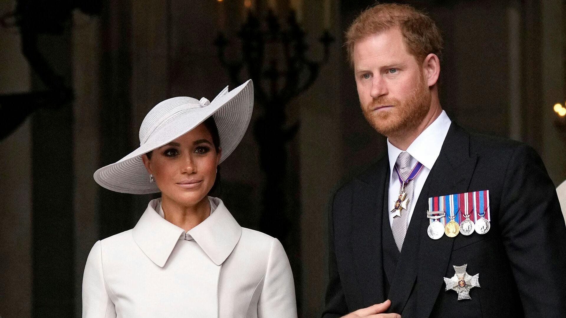 Prins Harry og Meghan Markle var tirsdag involveret i en voldsom biljagt. 
