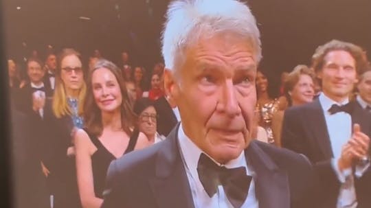 Harrison Ford fik tydeligt en klump i halsen og tårer i øjnene, da han blev hyldet til Cannes Film Festival.