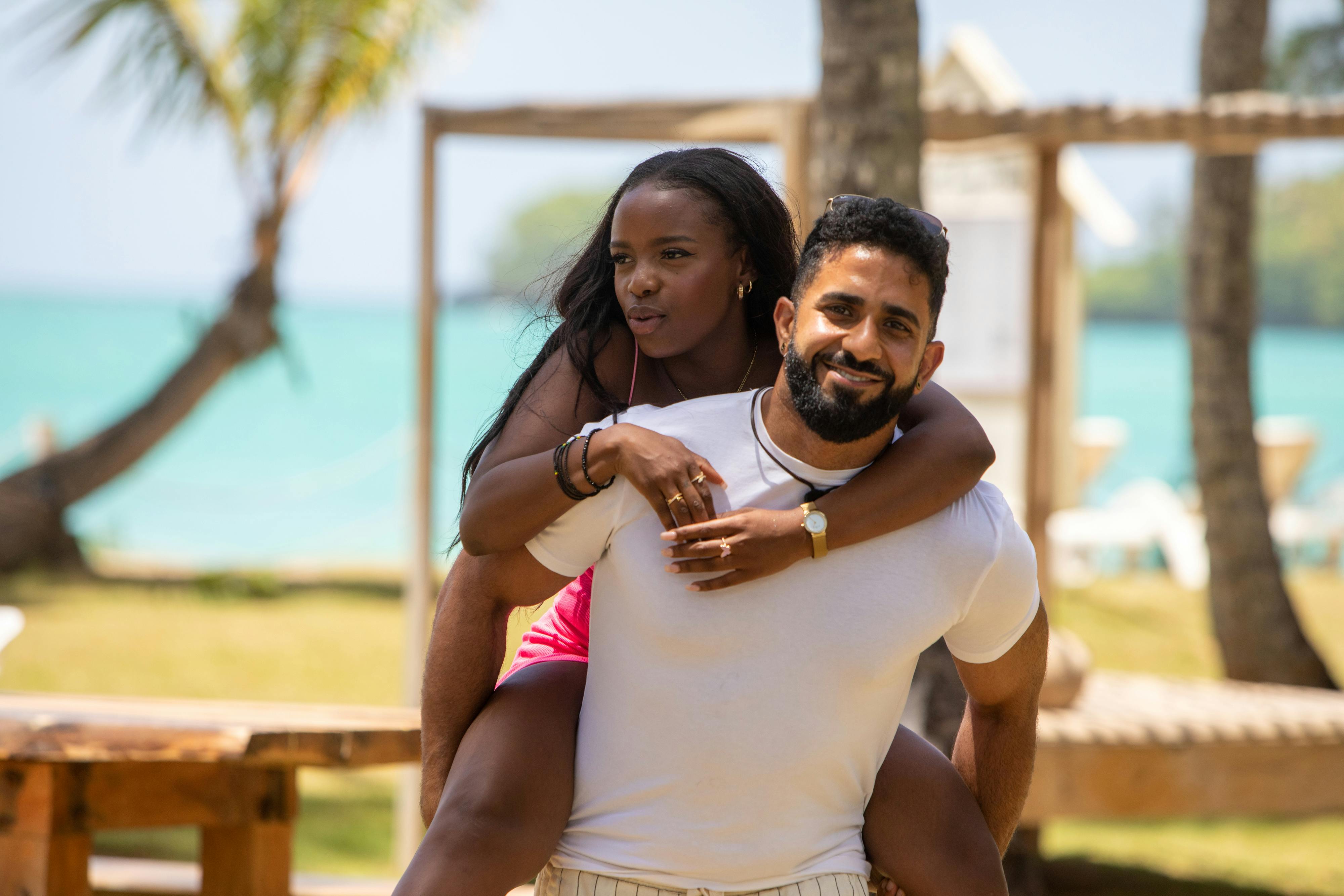 Lady Lola Matwara og Diar Ali har en særlig kemi, der blandt andet kan mærkes i afsnit fem, hvor de er på bartenderdate.