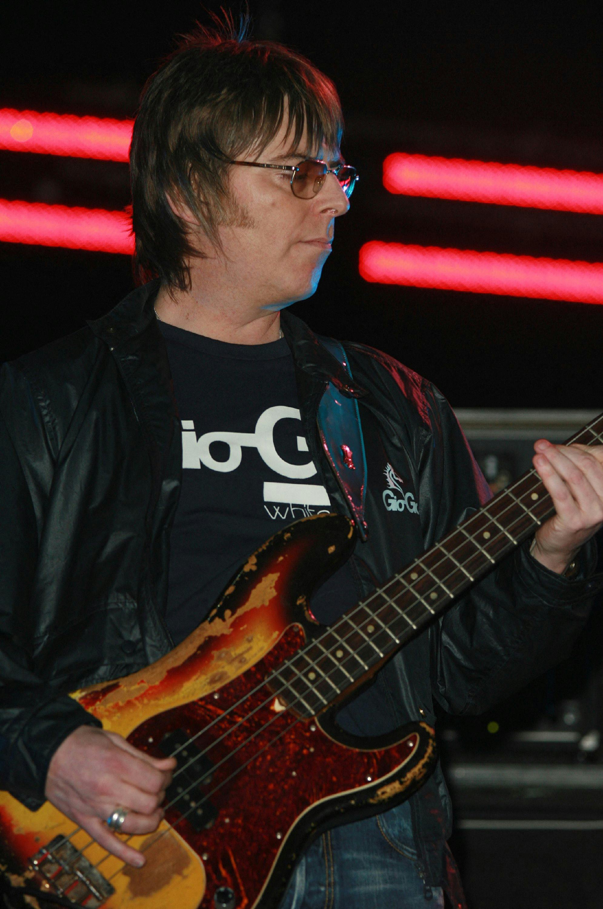 Andy Rourke, der er tidligere bassist i The Smiths, er gået bort i en alder af 59 år.
