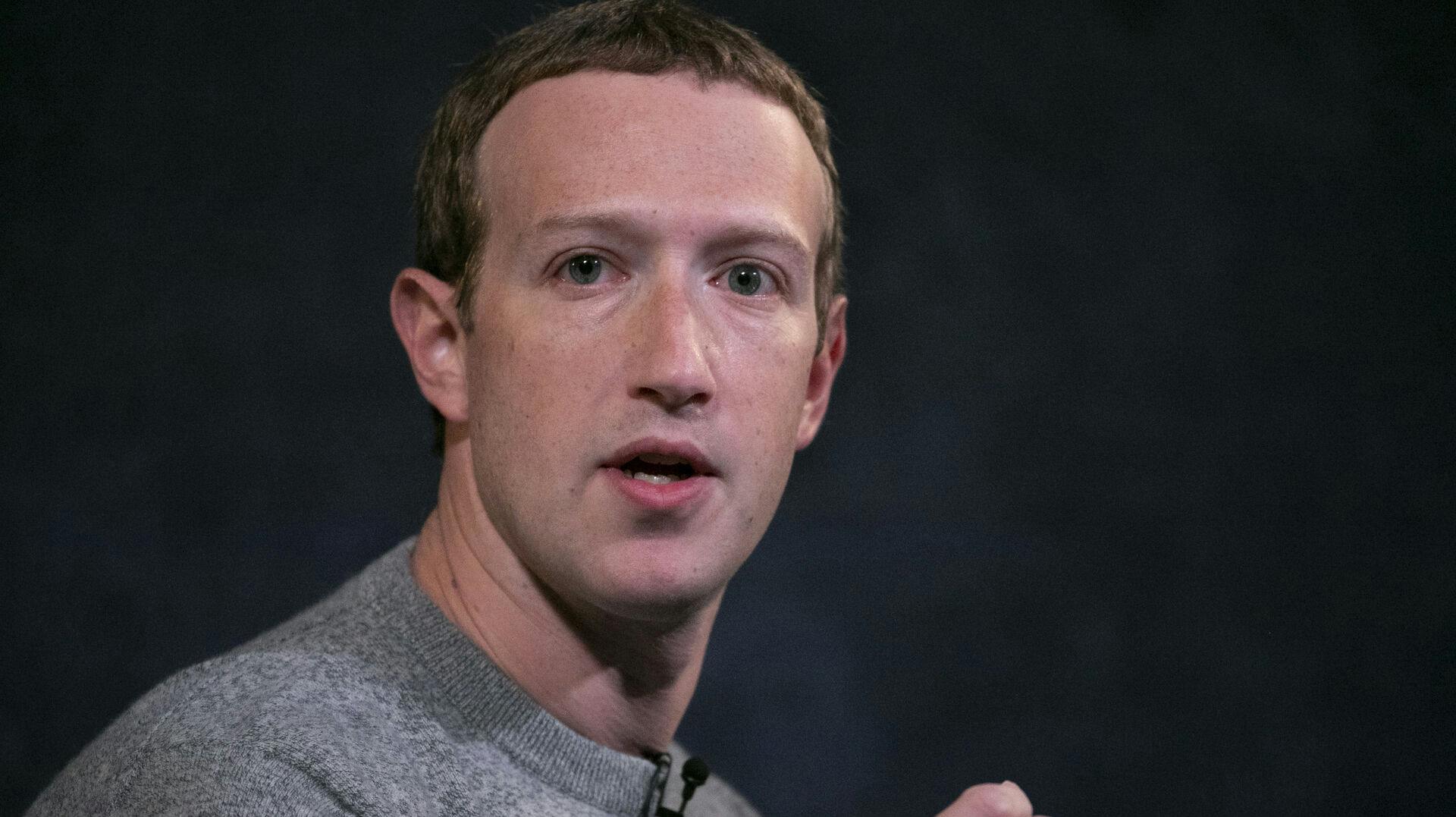 Mark Zuckerberg er 39 år og har været med til at grundlægge blandt andet Facebook.