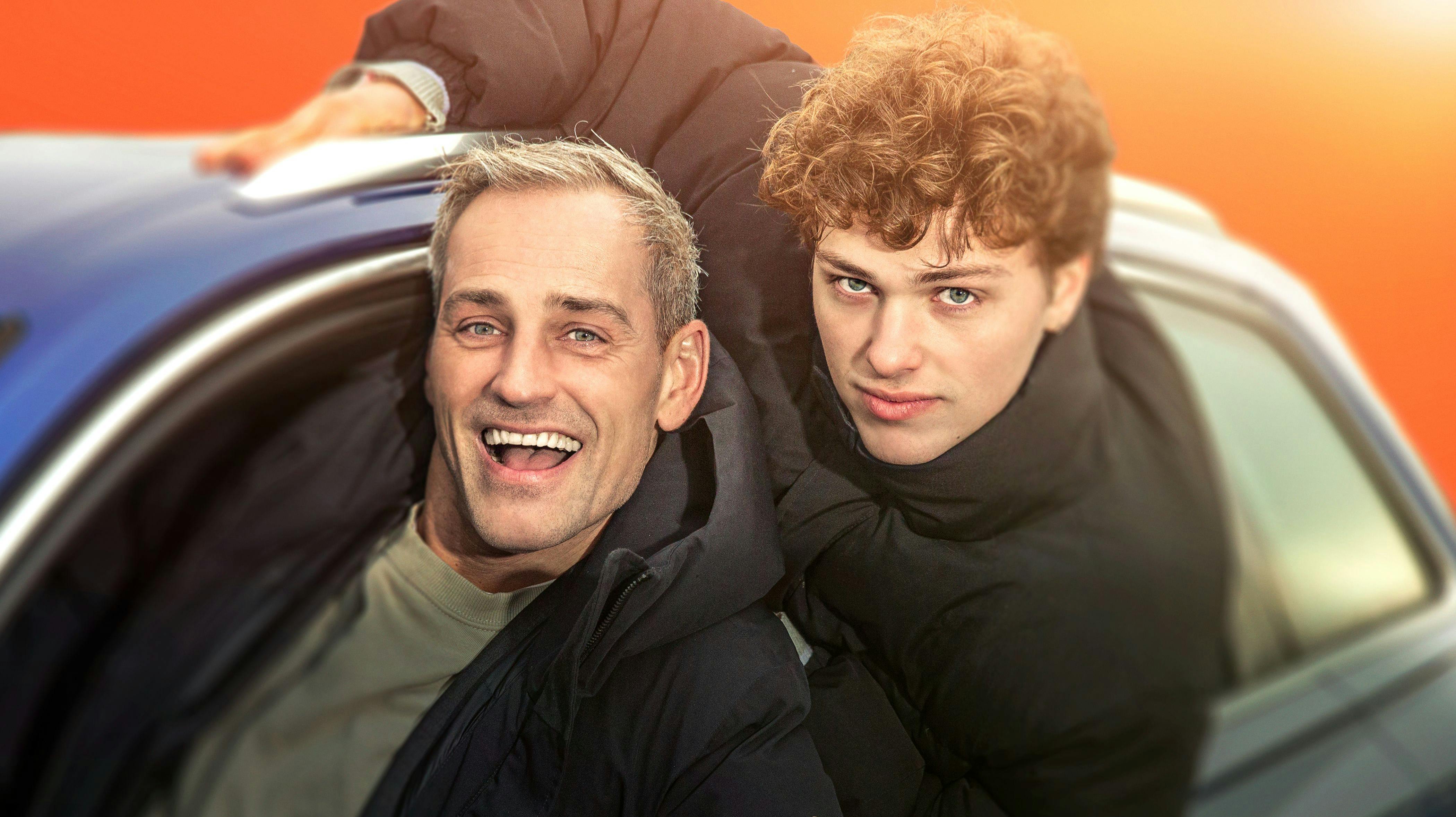 I seks spritnye afsnit får vi lov at komme med ind i privaten hos Oliver og Oscar Bjerrehuus.