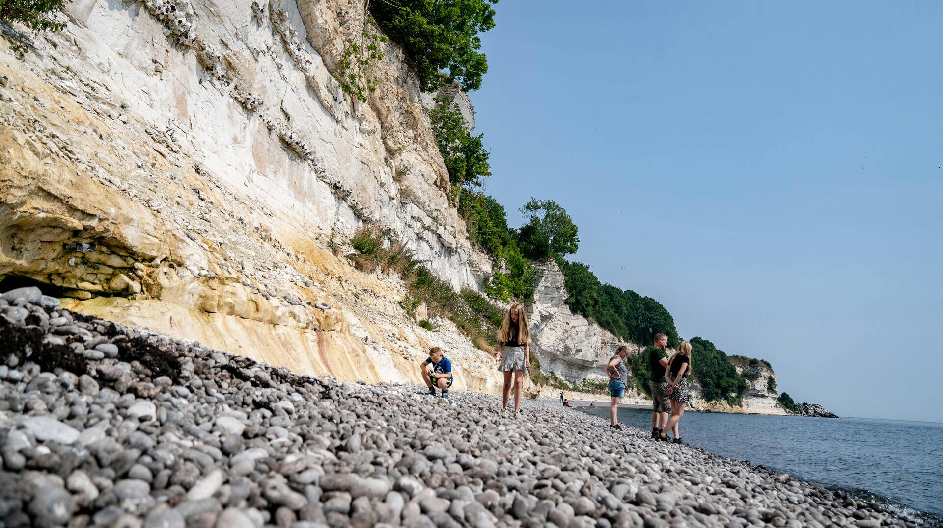 Den berømte klint er blevet fredet i strid med reglerne, mener byretten i Roskilde.
