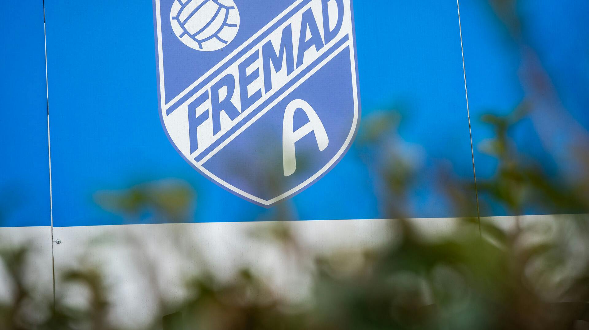 Med få spillerunder tilbage var Fremad Amager meget tæt på at rykke ned i 2. divisionen. Nu har økonomisk rod sendt dem ned før tid.