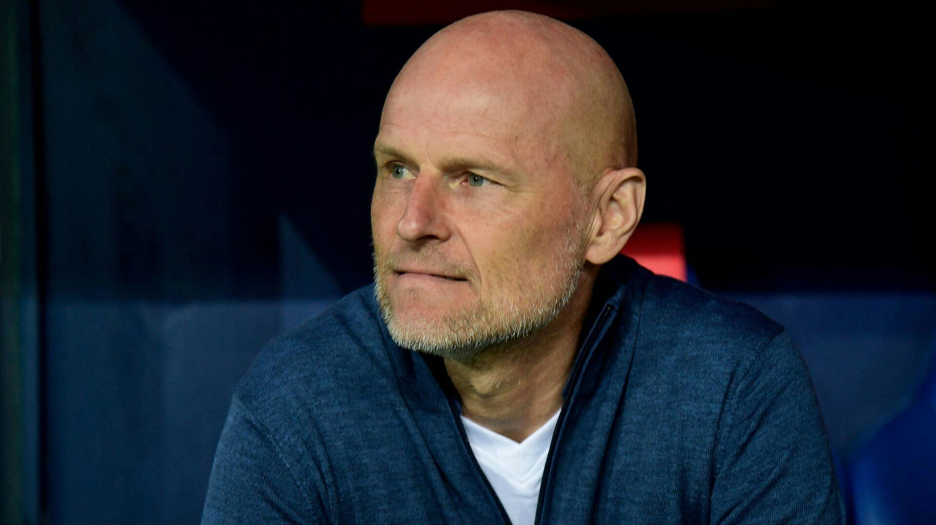 Både som cheftræner i FC København og som norsk landstræner har Ståle Solbakken været vant til at pendle fra København og Norge. Nu bliver den permanente base dog flyttet til Norge.