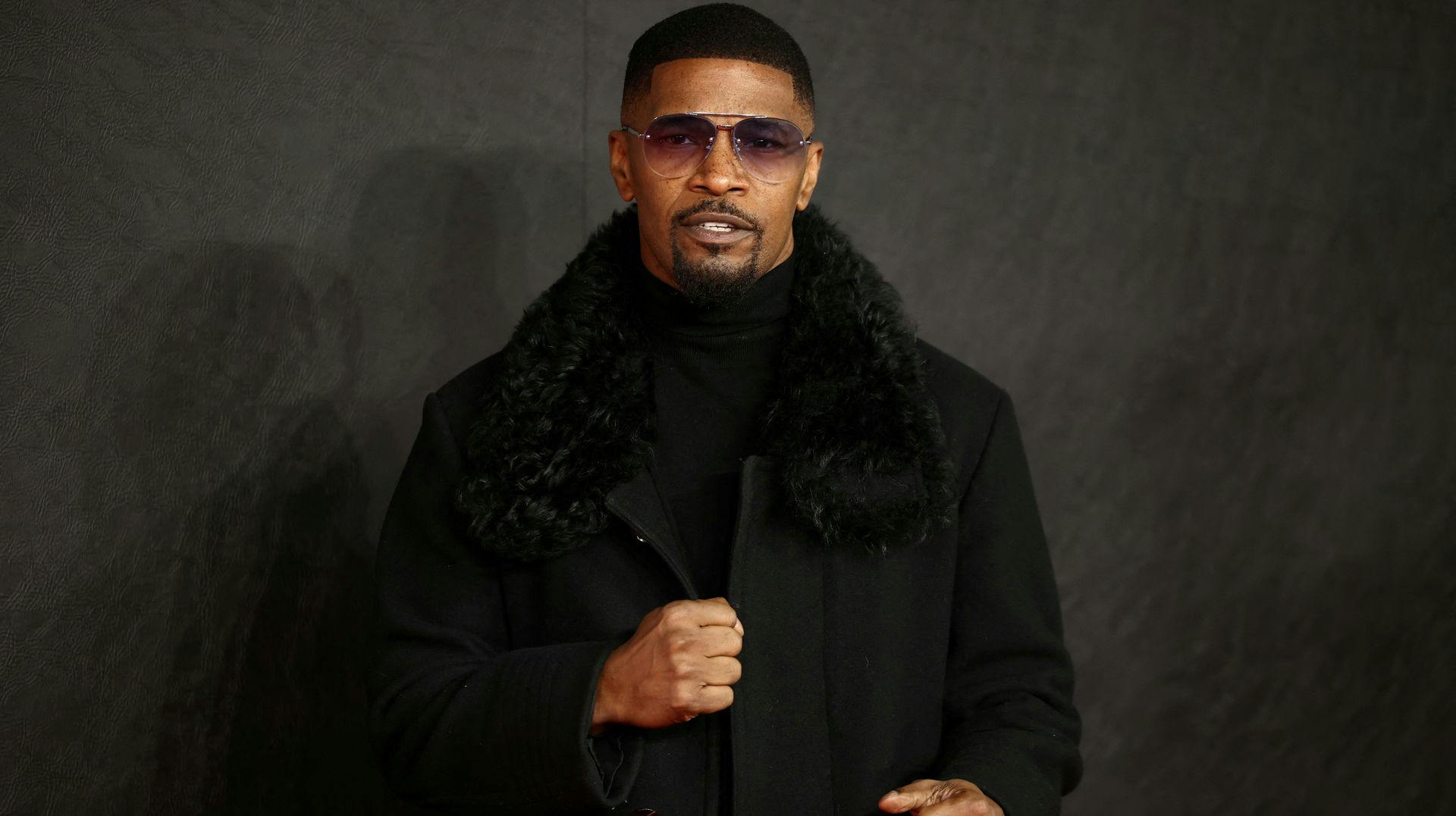 Jamie Foxx har ikke vist sig i ugevis efter hans indlæggelse på først et hospital og nu et genoptræningscenter.