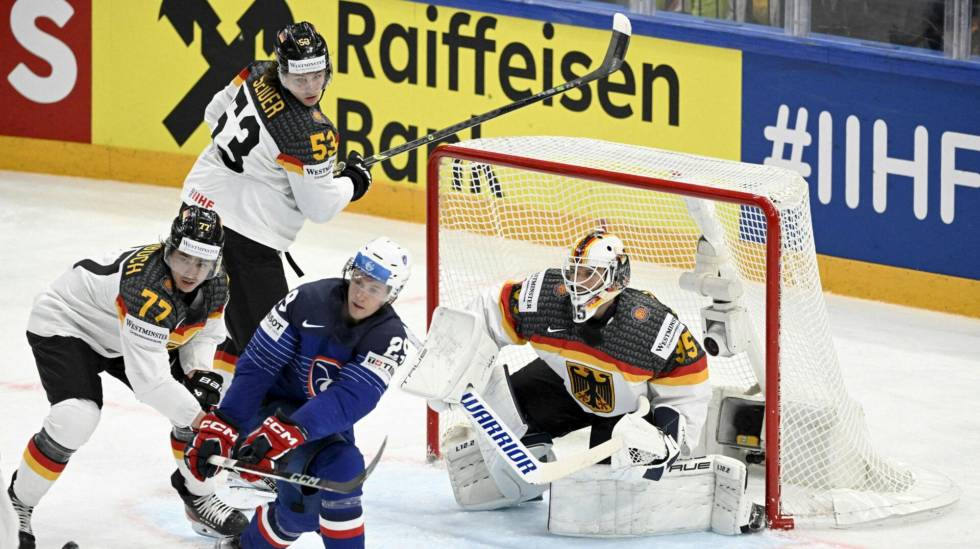 Tyskland har slukket de danske VM-drømme med en 5-0 sejr over Frankrig.