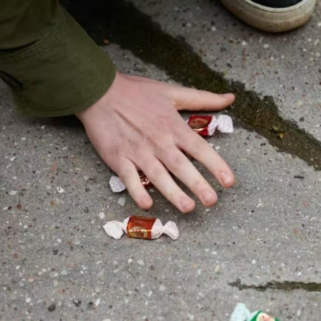 SE og HØR er i besiddelse af den besked, som Carletti sendte influencerne om "klamme" karameller i forbindelse med sidste skoledag.