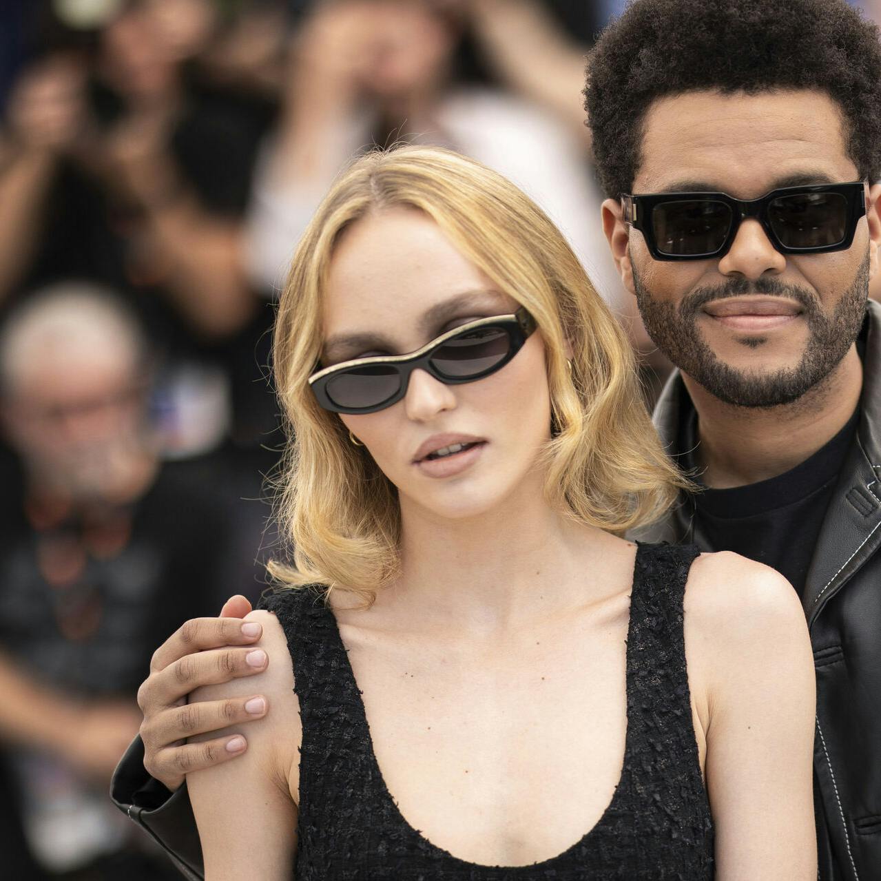 Abel Tesfaye a.k.a. the Weeknd og Lily-Rose Depp på den røde løber til årets Cannes Filmfestival.