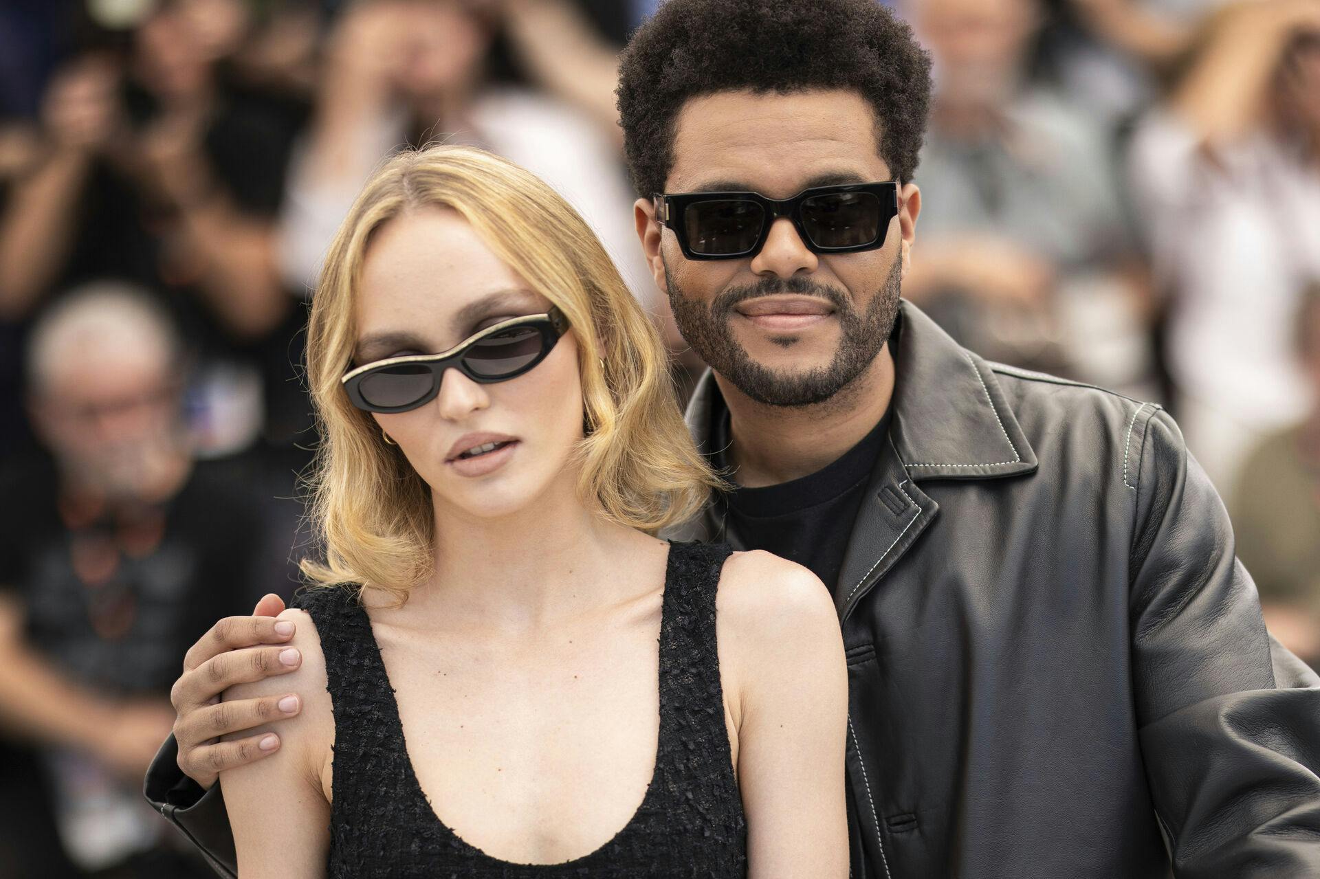 Abel Tesfaye a.k.a. the Weeknd og Lily-Rose Depp på den røde løber til årets Cannes Filmfestival.