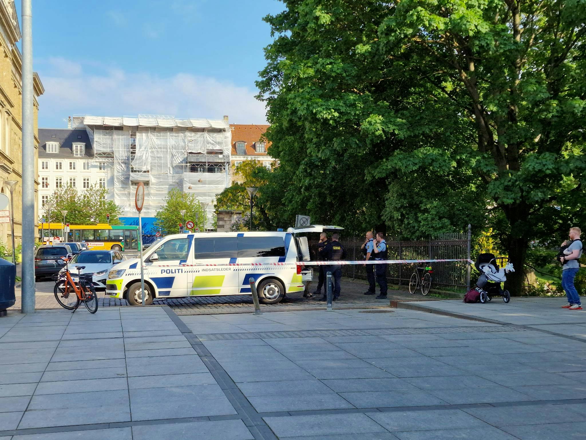 Der er også opsat afspærring på stedet.