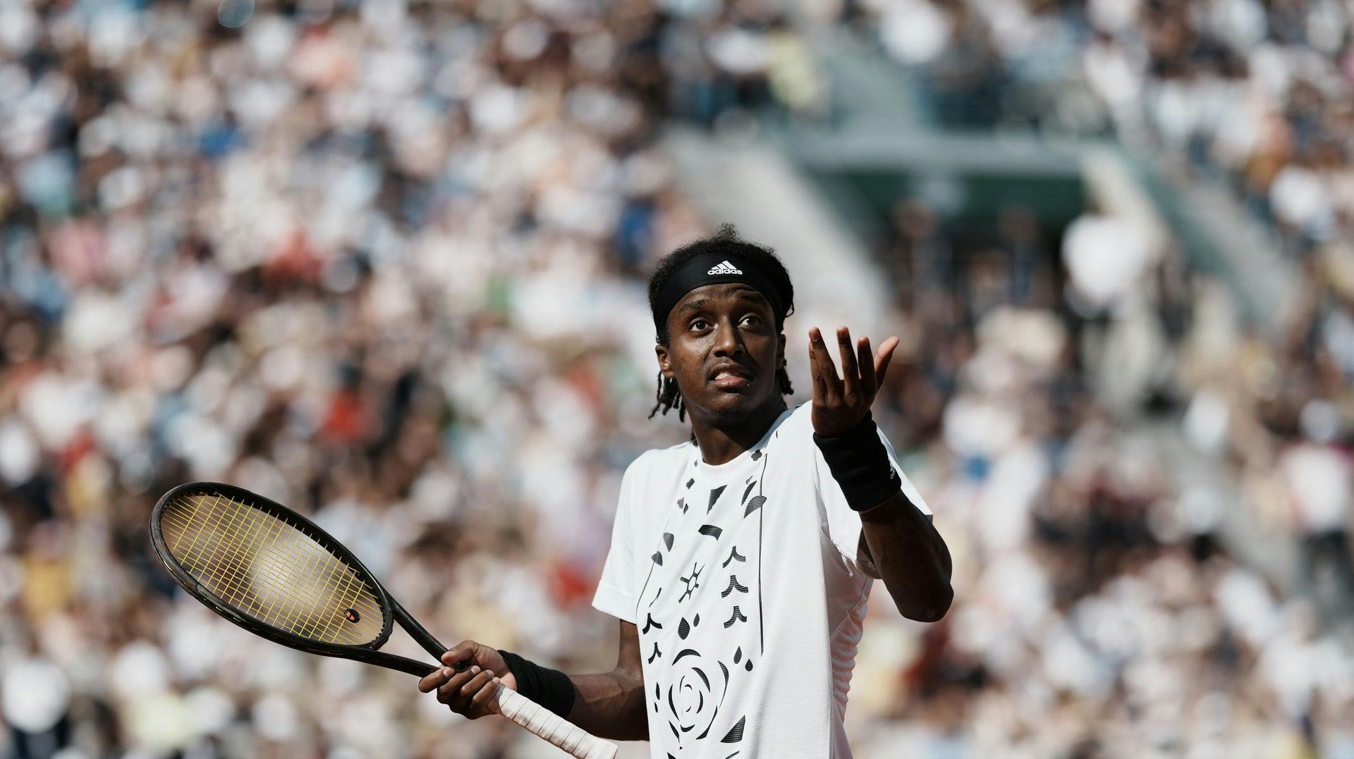 Mikael Ymer gik amok på dommerstolen.
