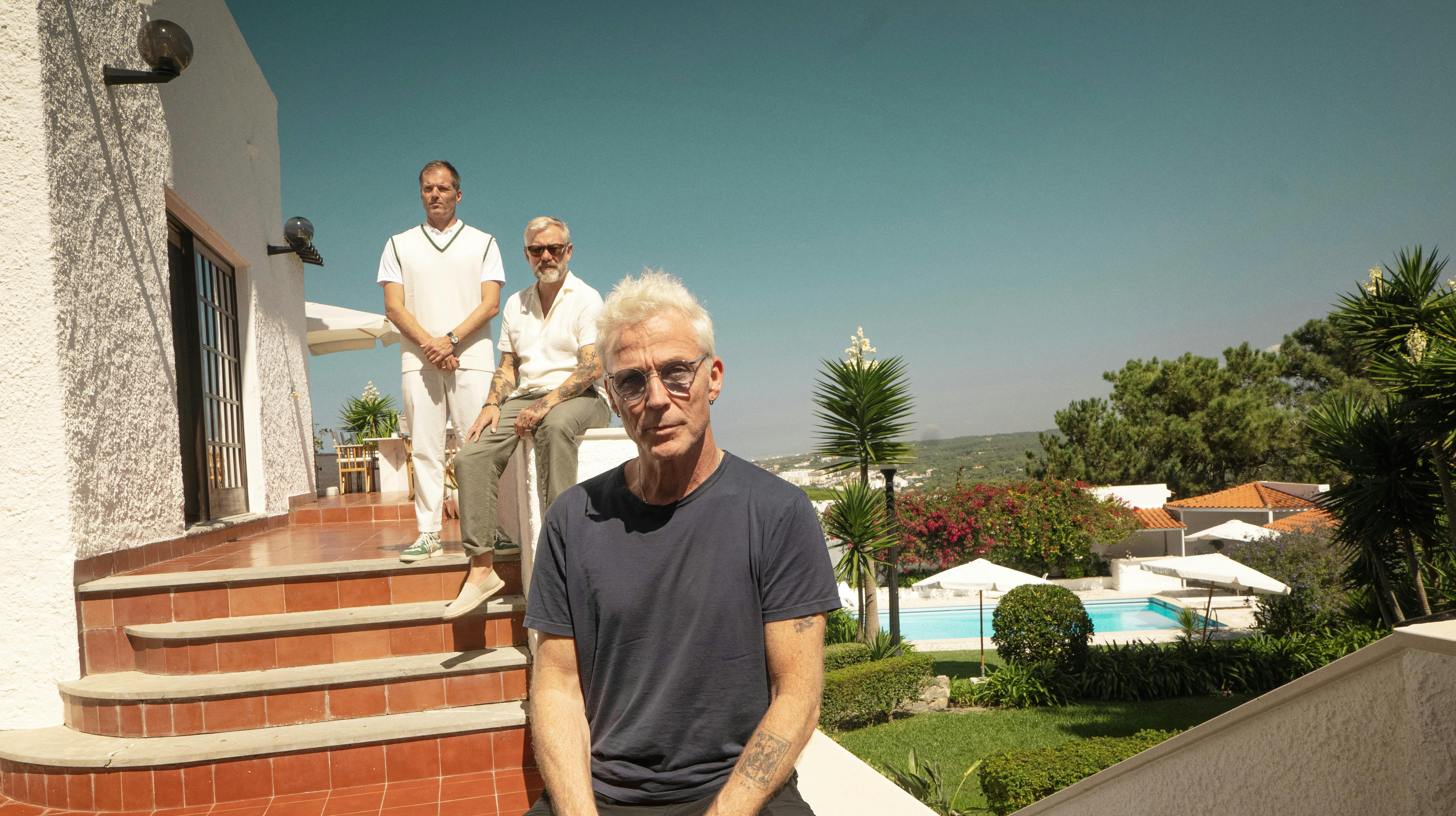 Thomas Helmig vender generøst vrangen ud på sig selv i "All Exclusive". 