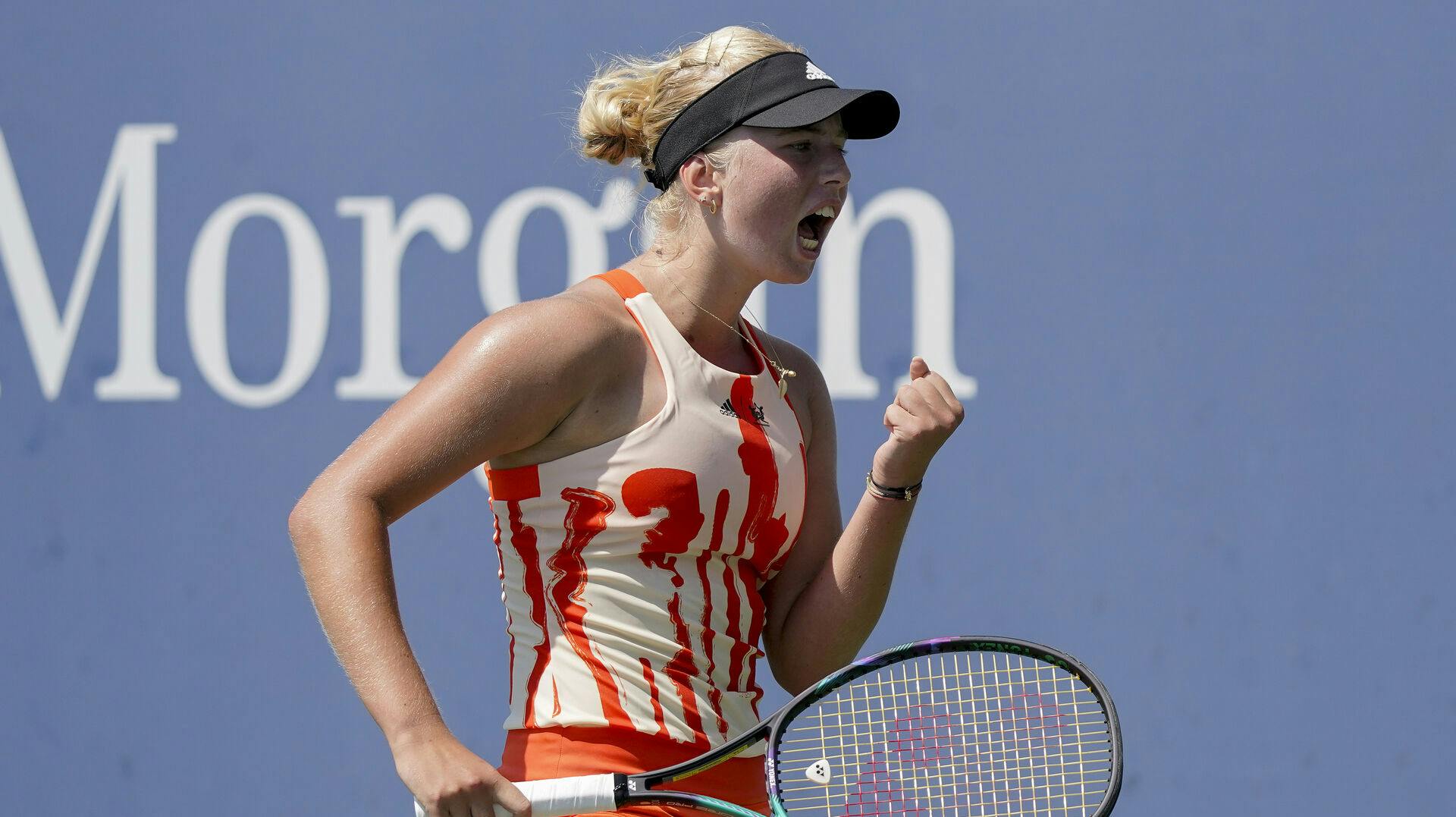 Clara Tauson er en kamp fra at kvalificere sig til sin første Grand Slam-deltagelse i ni måneder.