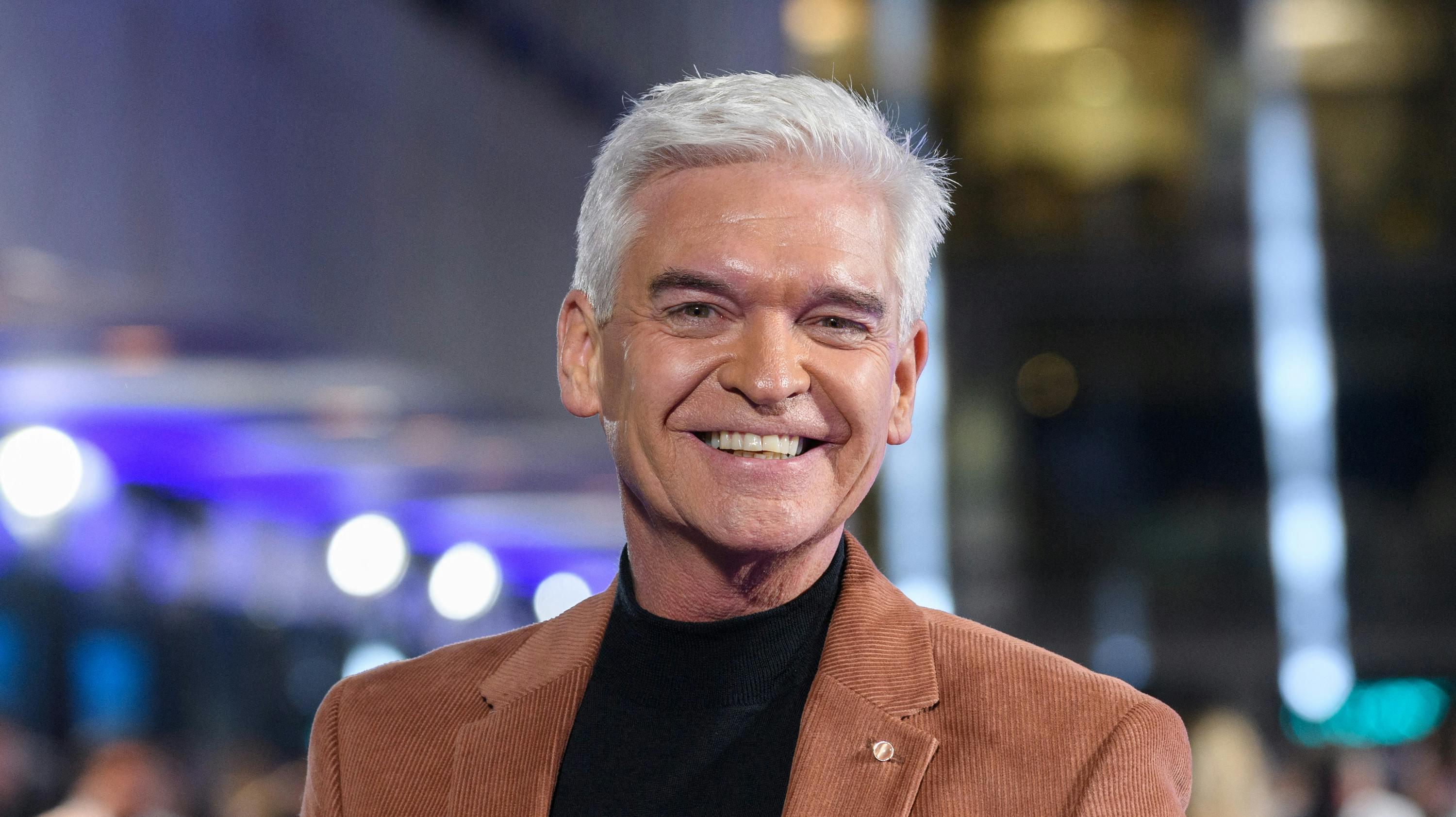 Karrieren ramler sammen omkring Phillip Schofield, der nu har været nødt til at indrømme et forhold til en yngre ansat 