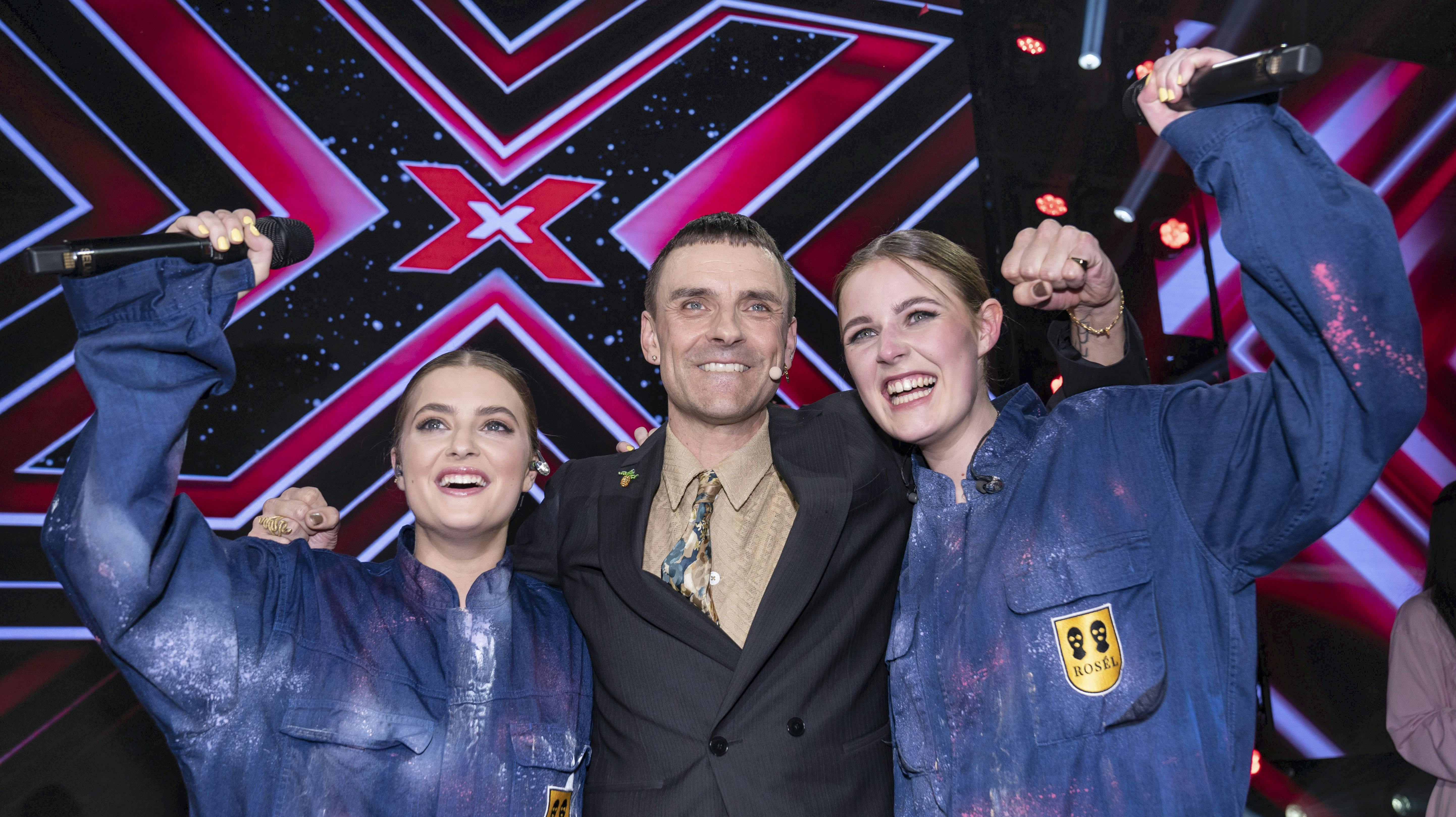 Simon Kvamm har endnu ikke underskrevet en aftale med TV 2 om at fortsætte i "X Factor". 