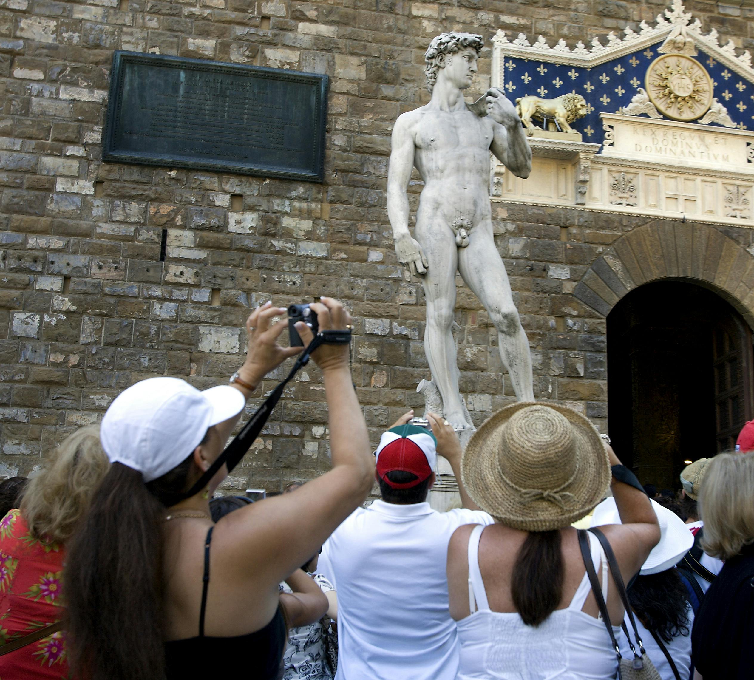 Der er flere muligheder for at opleve mesterværket David-statuen i Firenze. Men heller ikke dette behøver at koste (særlig mange) penge.&nbsp;
