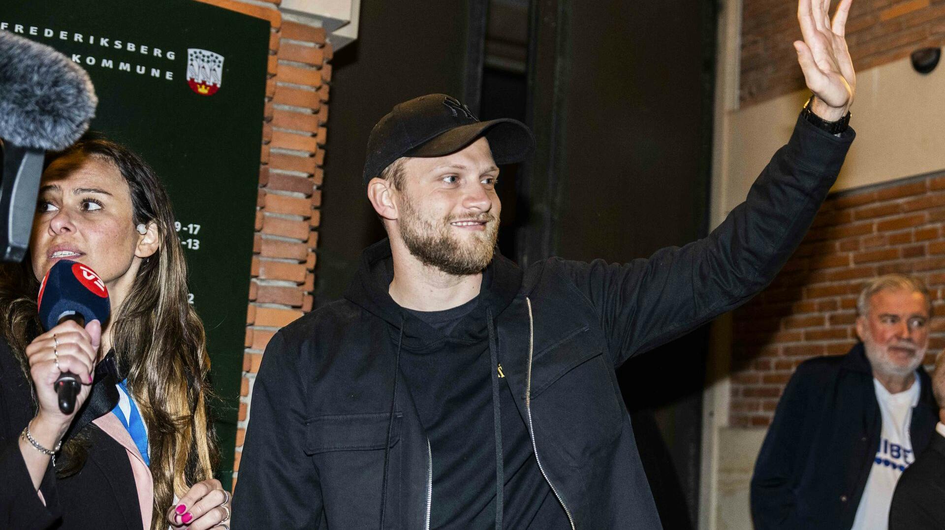Nicolai Boilesen var en del af mesterskabsfejringen mandag nat ved Frederiksberg Rådhus. Han missede dog landevejsfejringen på turen hjem fra Viborg, da han i stedet var blevet hjemme for at putte datteren.