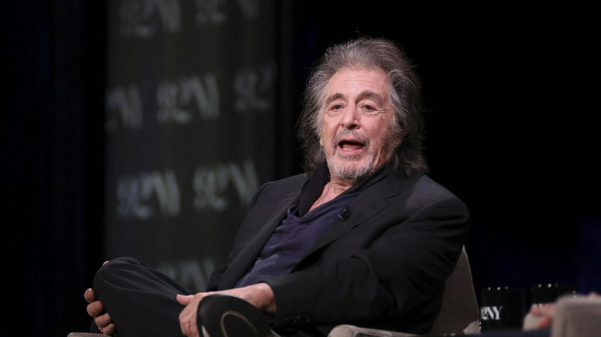 Al Pacino er den seneste Hollywood-stjerne til at melde sig ind i old dads club.