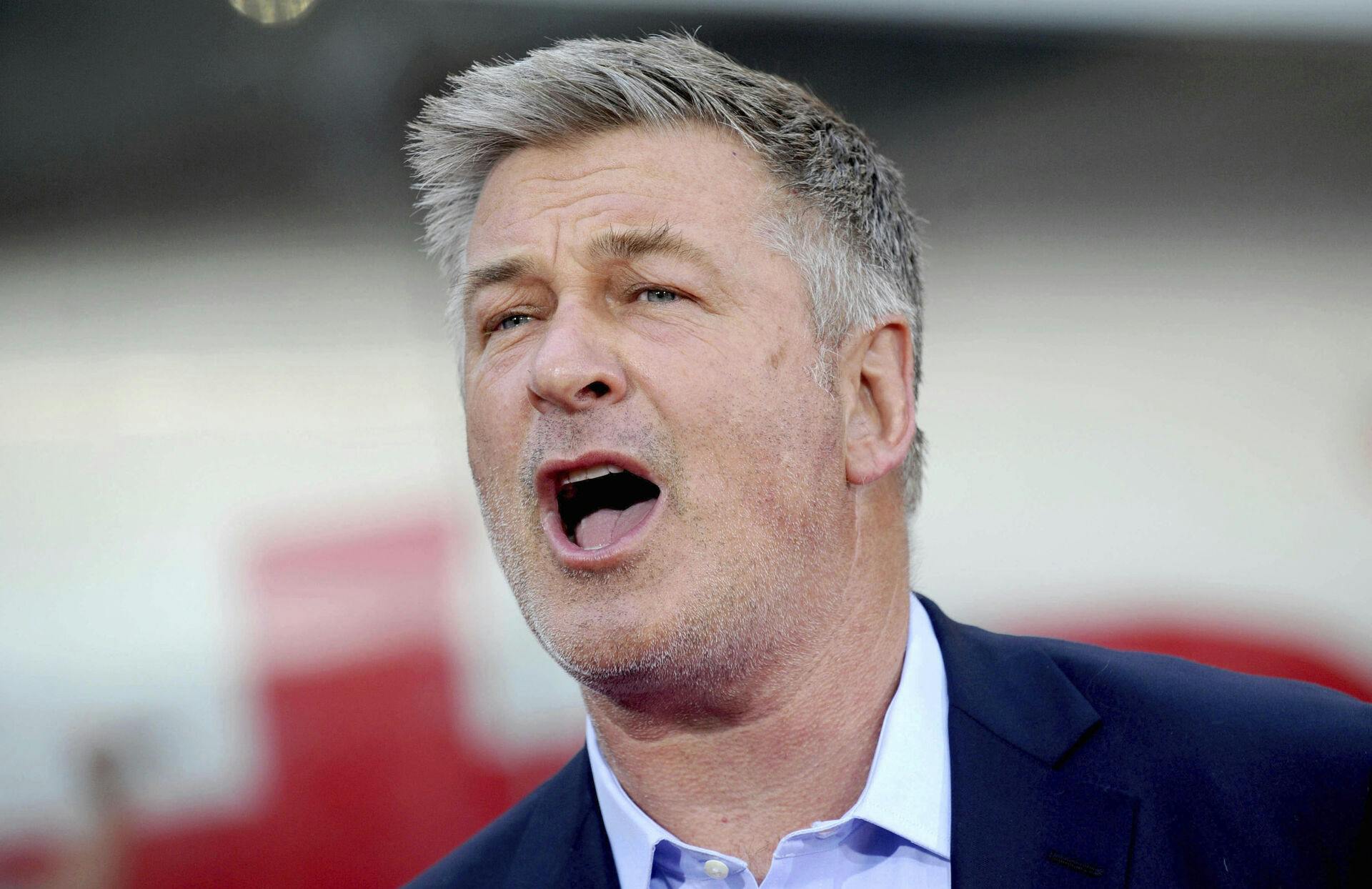 Det ser ud til, at Alec Baldwin er blevet lagt på is af sin ældste datter, efter han dummede sig gevaldigt.