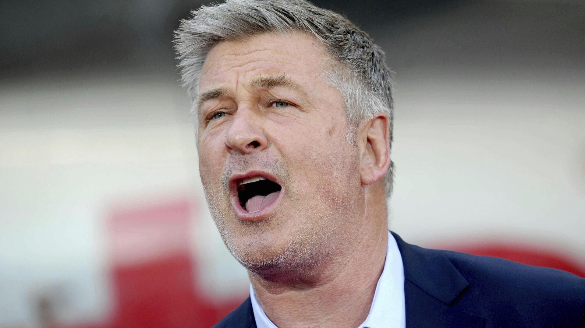 Det ser ud til, at Alec Baldwin er blevet lagt på is af sin ældste datter, efter han dummede sig gevaldigt.