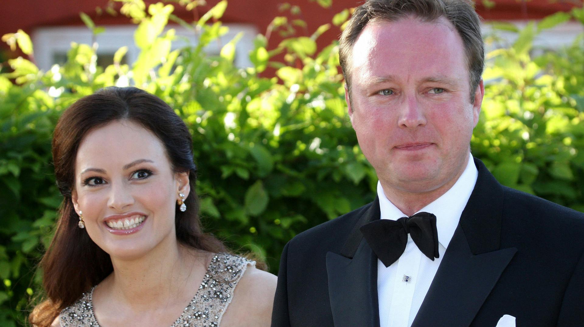 Efter en hård kamp er det 54-årige prinsepar nu blevet forældre.