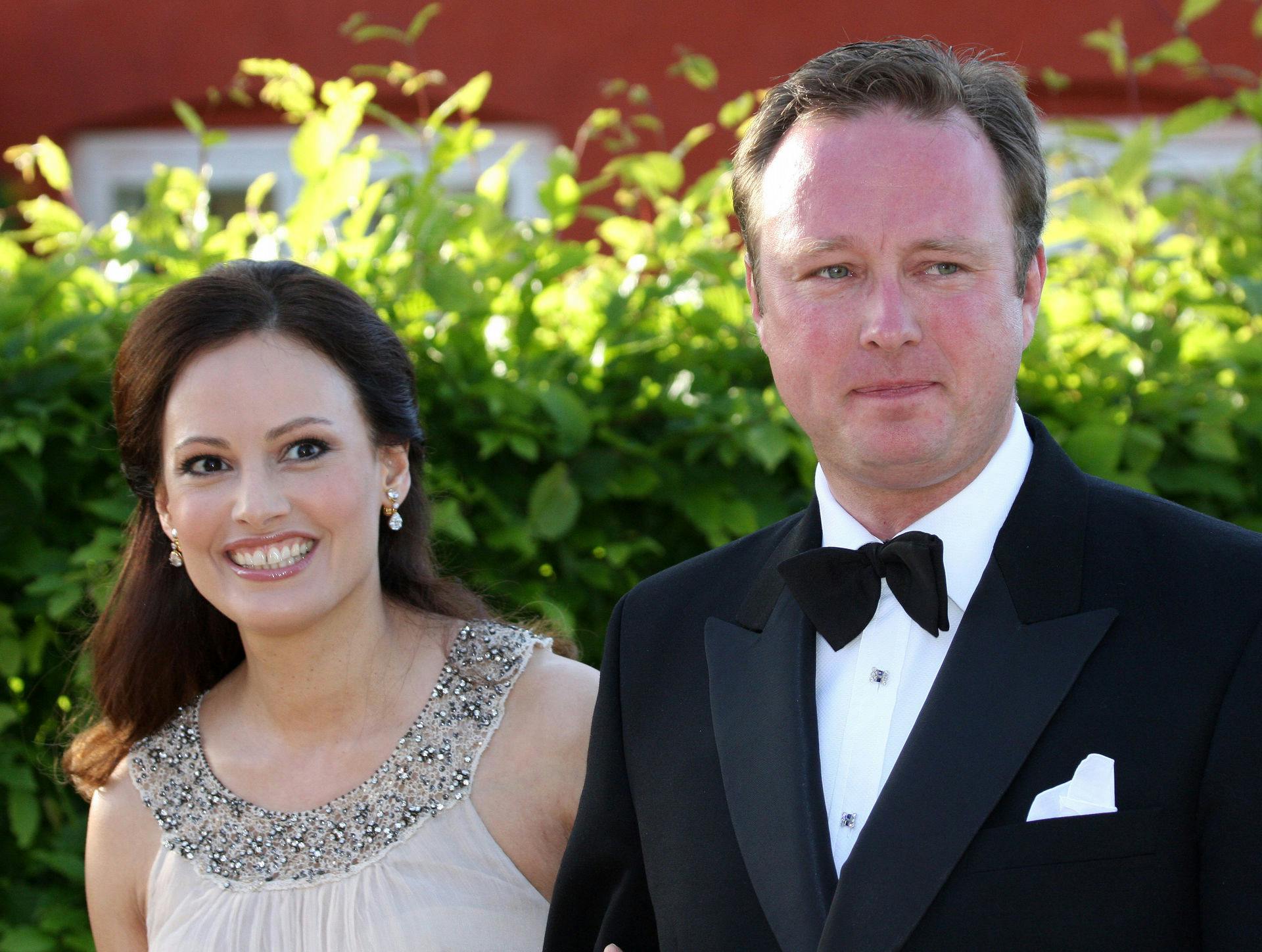 Efter en hård kamp er det 54-årige prinsepar nu blevet forældre.