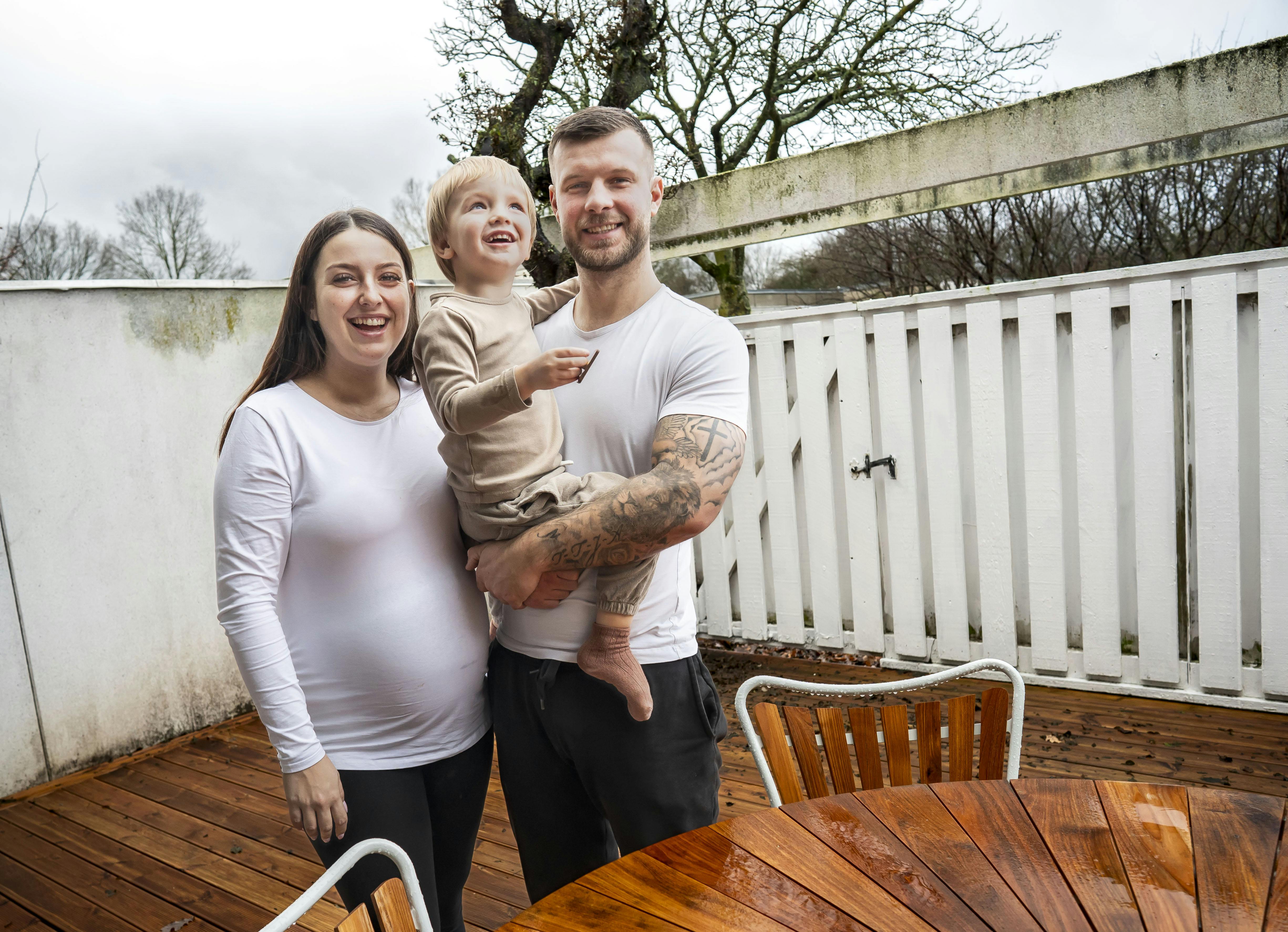 Maria og Daniel er desuden forældre til lille Louie, der kom til verden i 2020, og siden da har familien medvirket i dokumentarprogrammet ”Årgang 20”