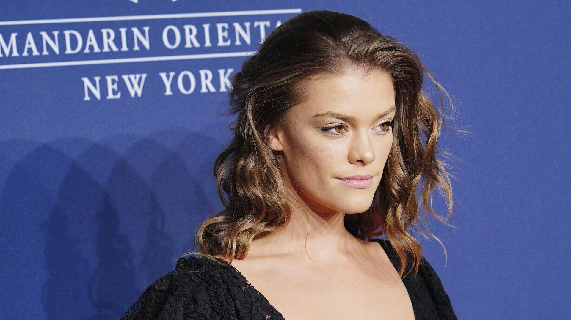 Nina Agdal laver en gæsteoptræden i det nyeste afsnit af sin kæreste podcast IMPAULSIVE.