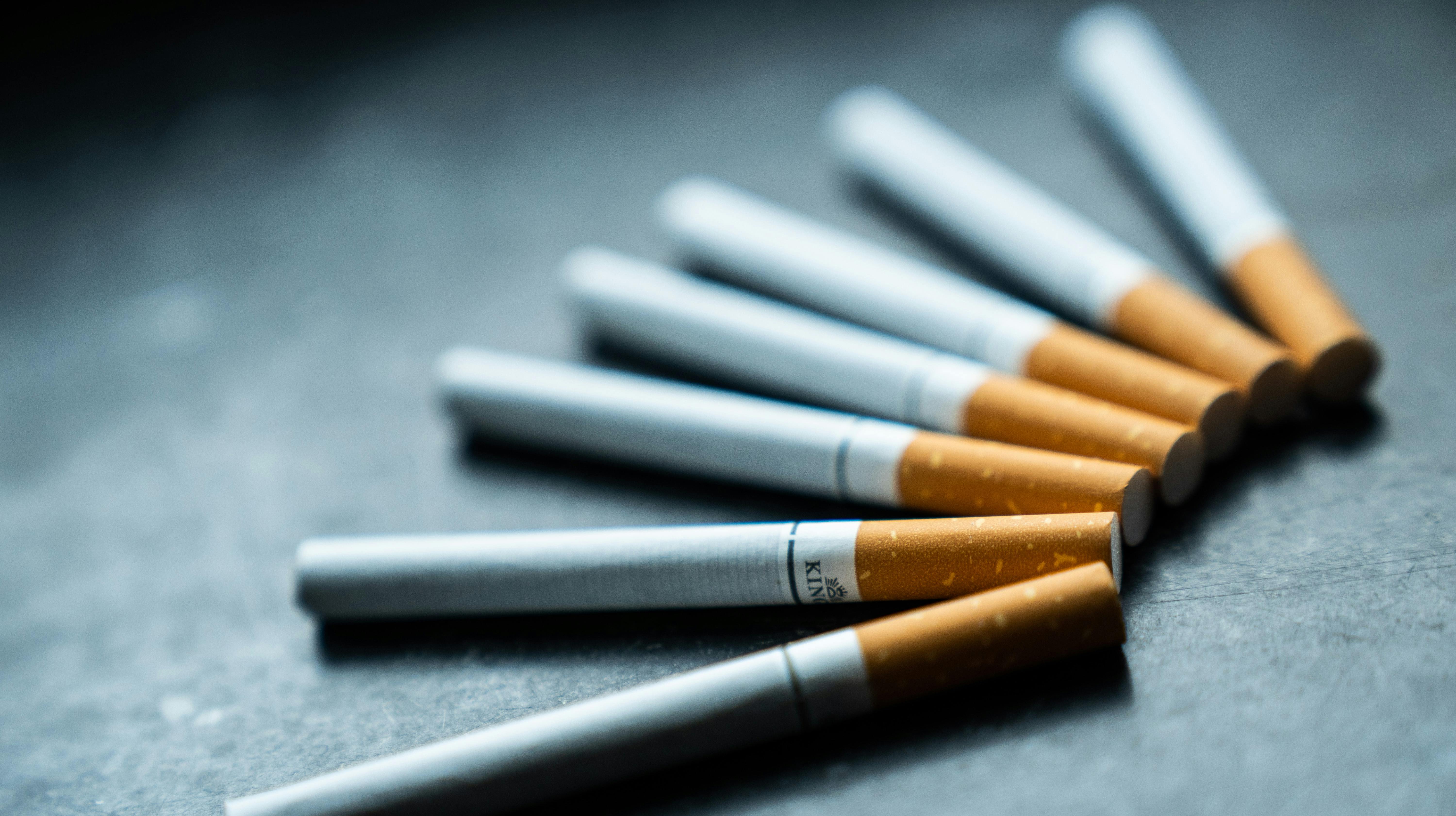 Det canadiske sundhedsvæsen tager nye metoder i brug for at få befolkningen til at stoppe med tobaksrygningen 