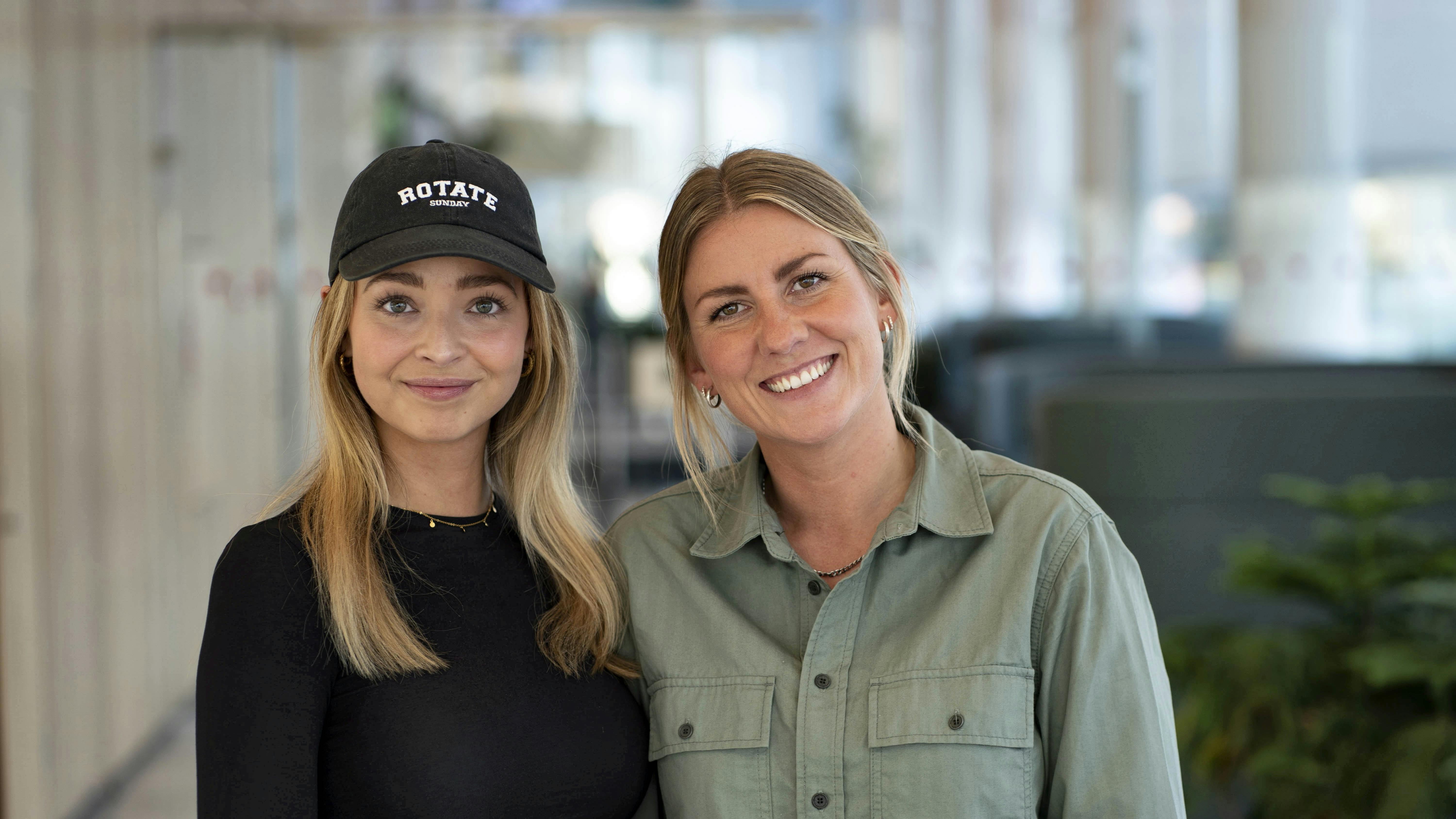 Julie Kriegler og Mette Sommer deler ærligt ud af deres erfaringer som hovedpersonerne i et storstilet datingprogram.