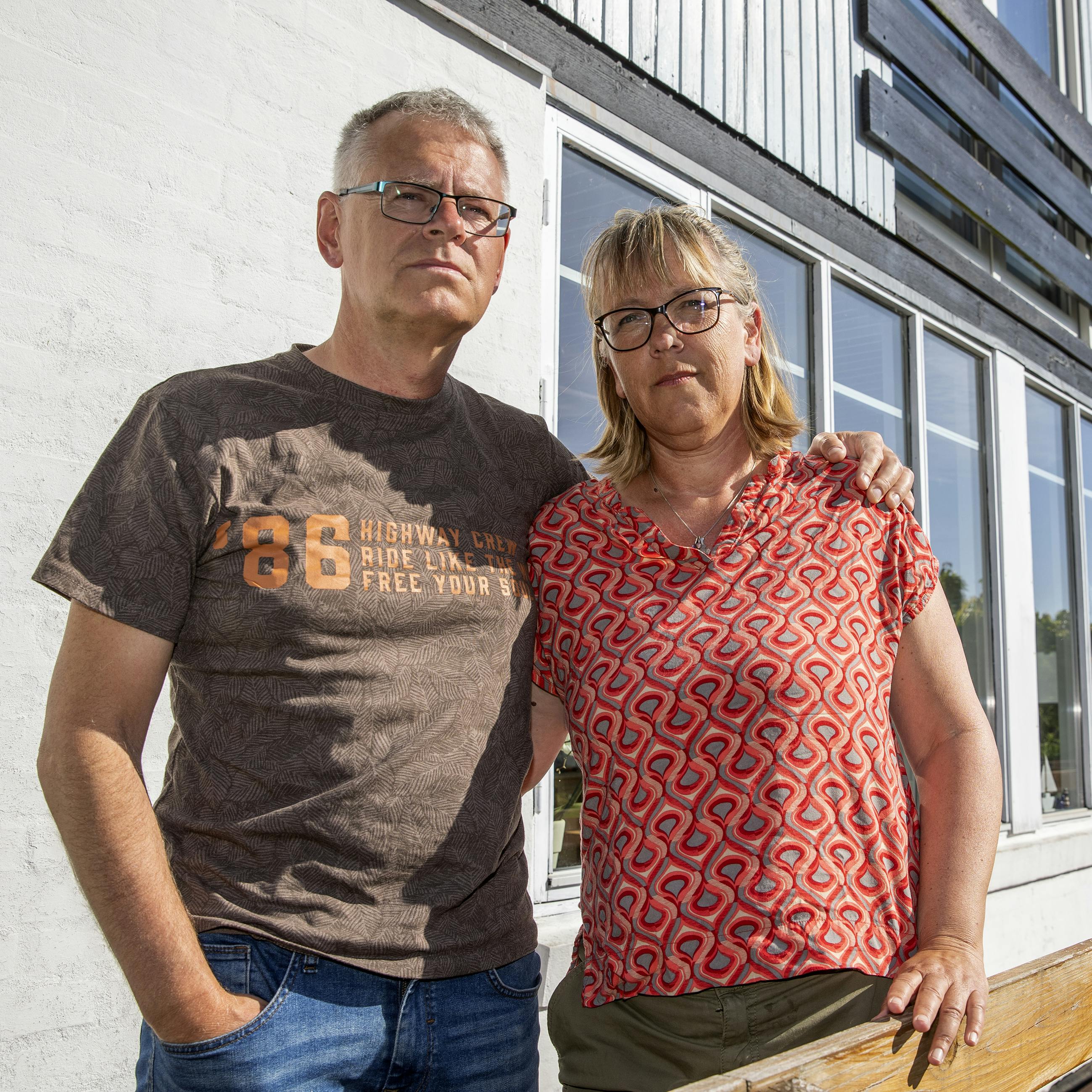 Vibe Jørger Jensen og Kenneth Dyrlund sætter nu flere ord på sorgen i en ny bog, de har skrevet om deres søn. 